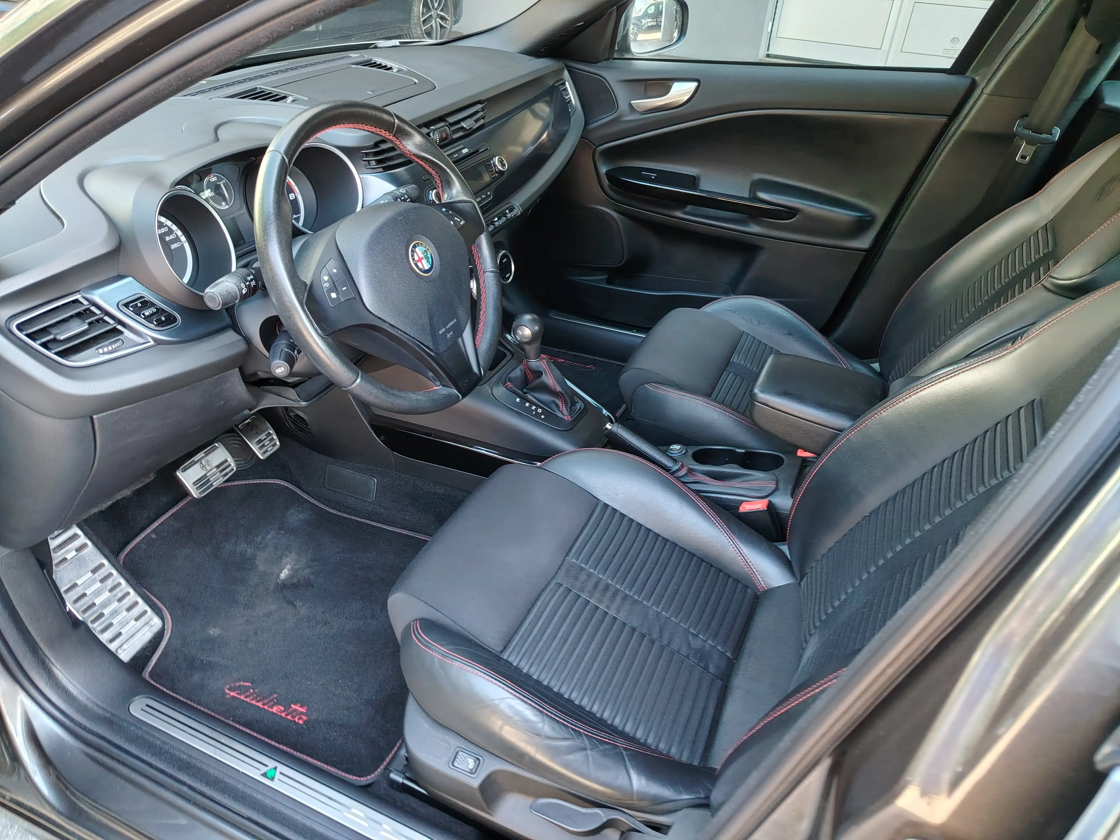 Alfa Romeo Giulietta 1,4 TB 170PS Multiair TCT Super Edizione — photo 9