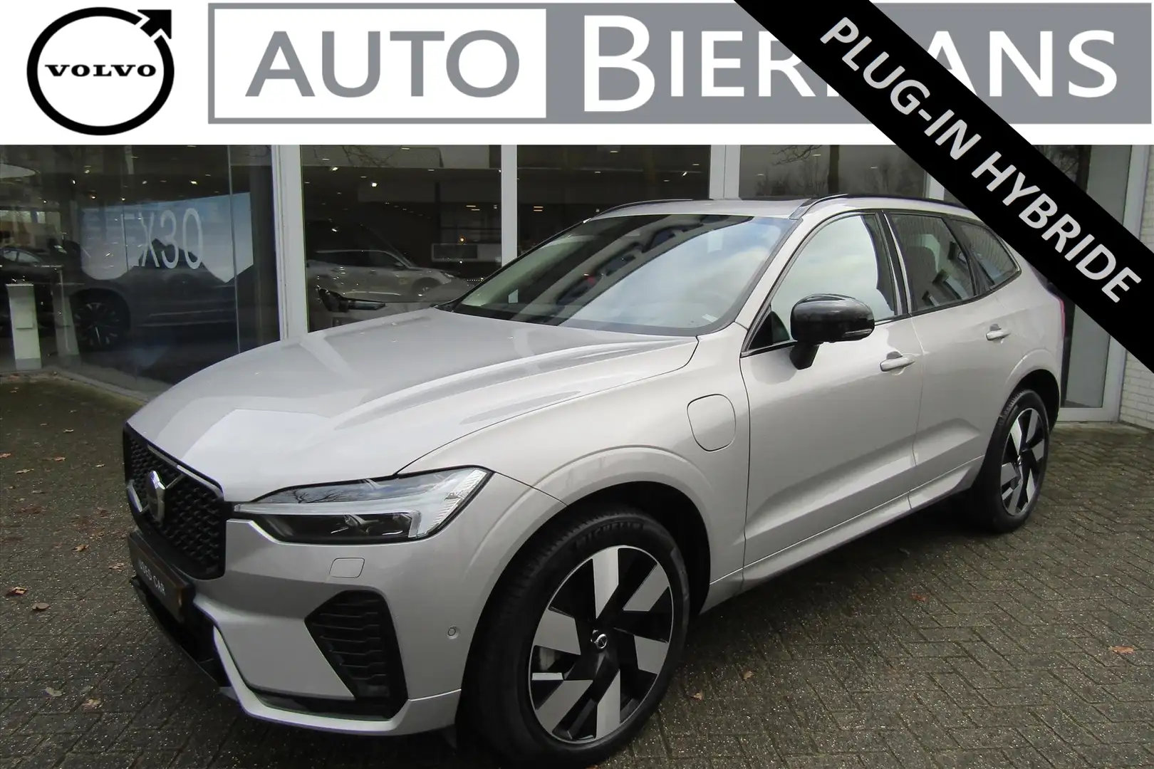 Volvo XC60 Volvo XC60 T6 AWD PLUG-IN HYBRIDE ULTIMATE DARK | Zilver - 1
