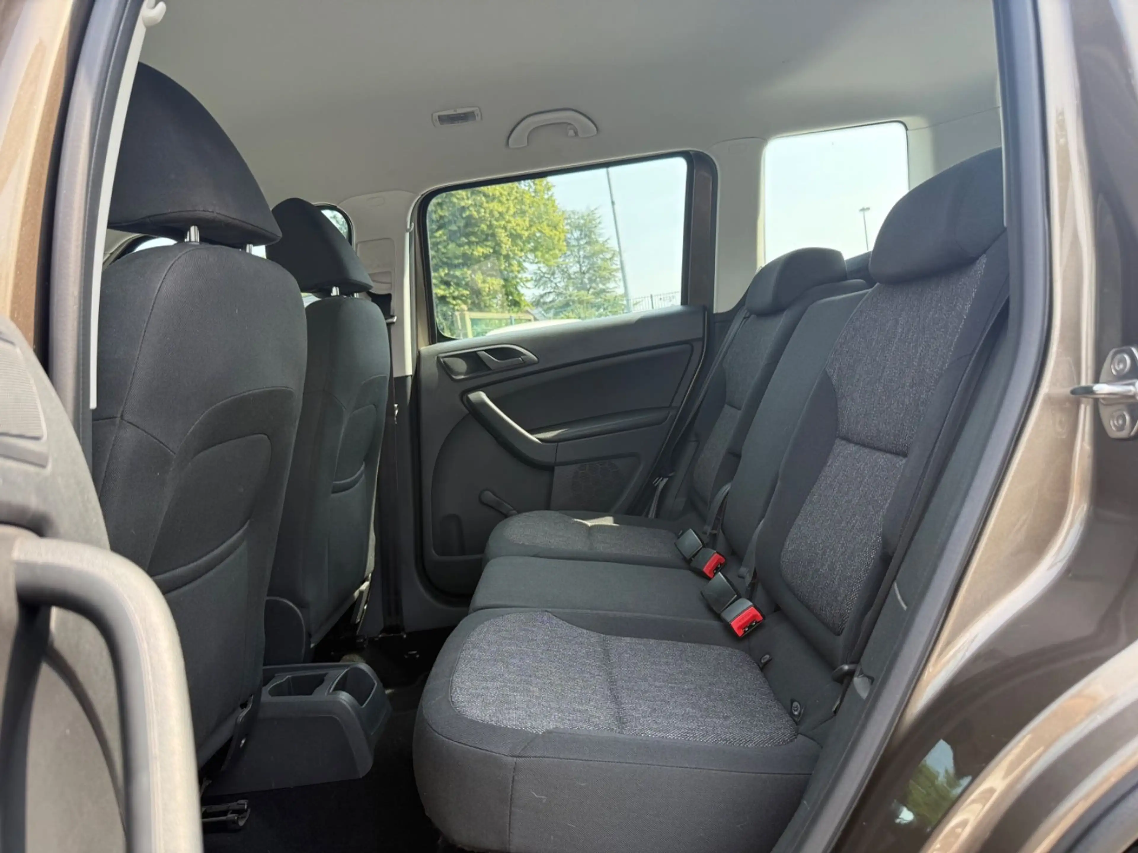 Skoda Yeti 1.2 TSI Active (AHK-KLIMA-TÜV NEU) — photo 11