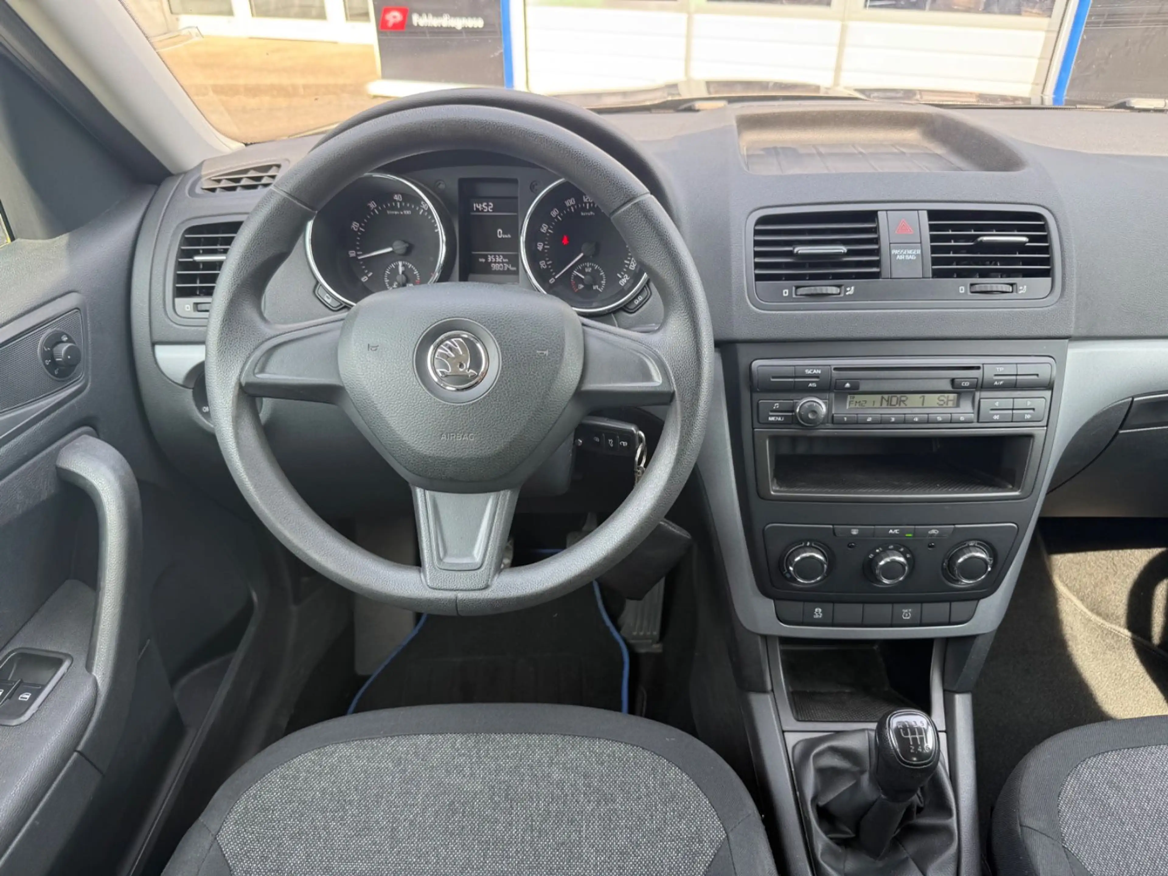 Skoda Yeti 1.2 TSI Active (AHK-KLIMA-TÜV NEU) — photo 12