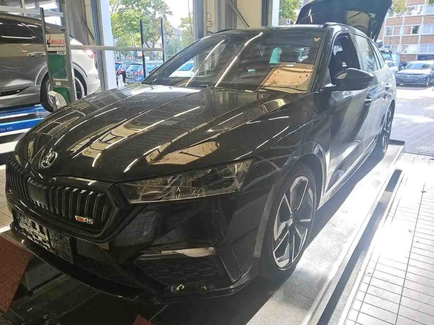 Skoda Octavia Combi 2.0 TDI DSG RS +AHK +CANTON +HuD +MATRIX +R Schwarz - 2