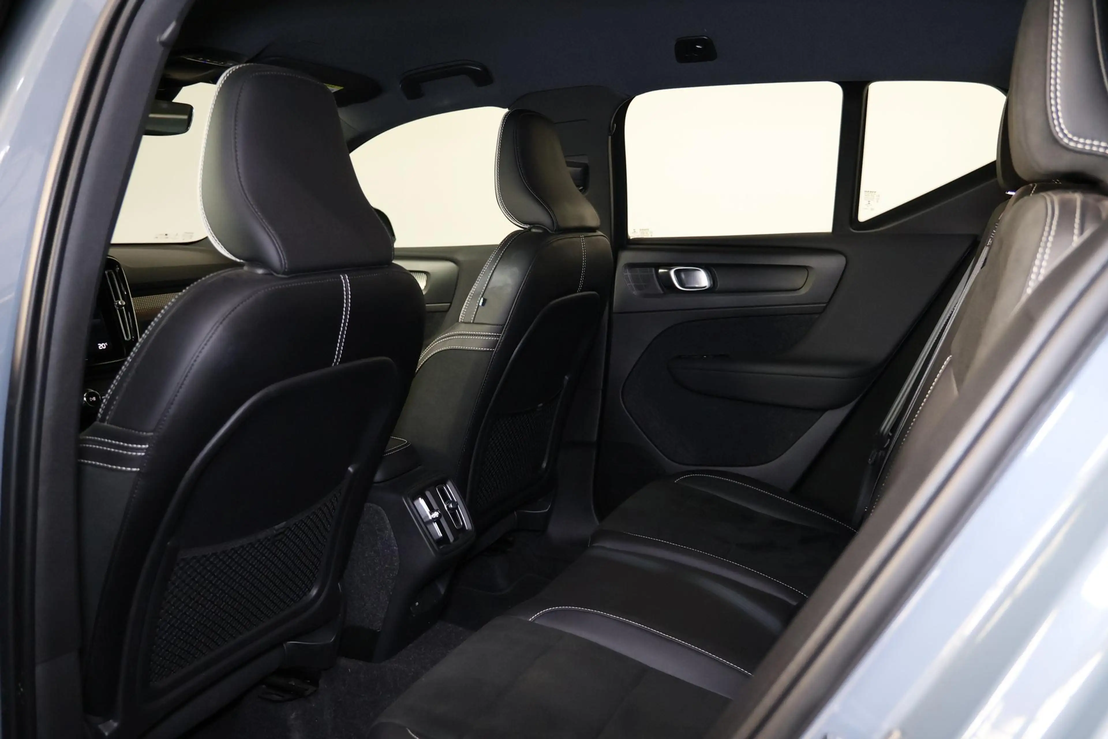Volvo XC40 T3 R-Design - Parkeercamera achter - Parkeersensor — photo 15