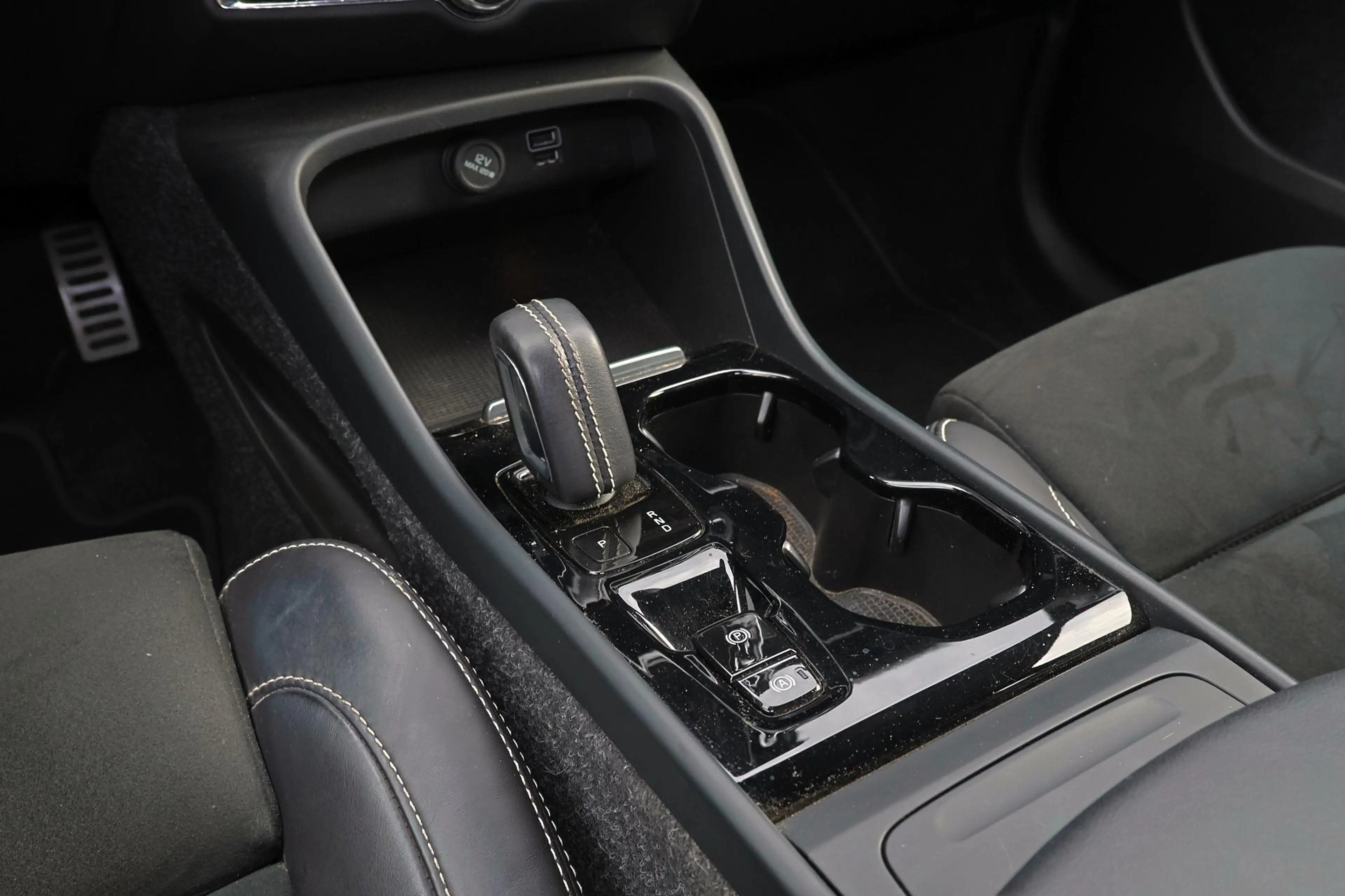Volvo XC40 T3 R-Design - Parkeercamera achter - Parkeersensor — photo 11