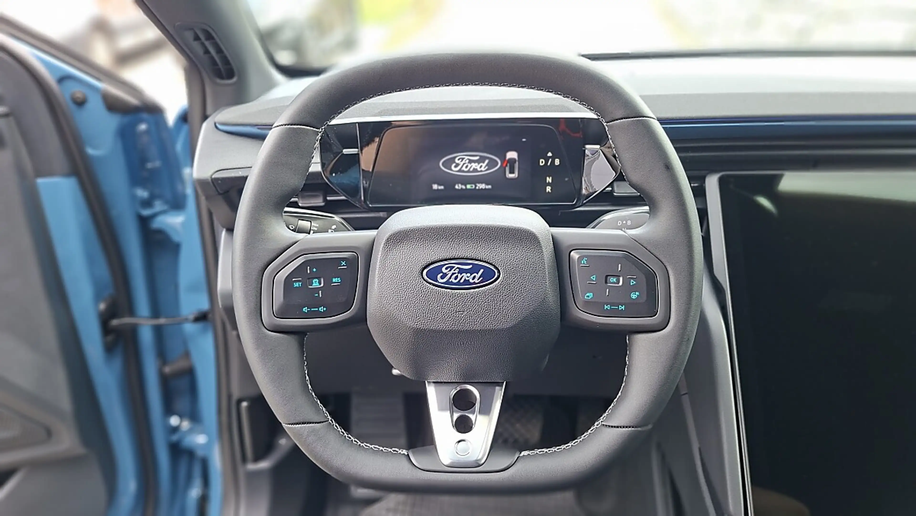 Ford Capri Dual-Elektro 77kWh Extended Range Allrad Collec... — photo 11