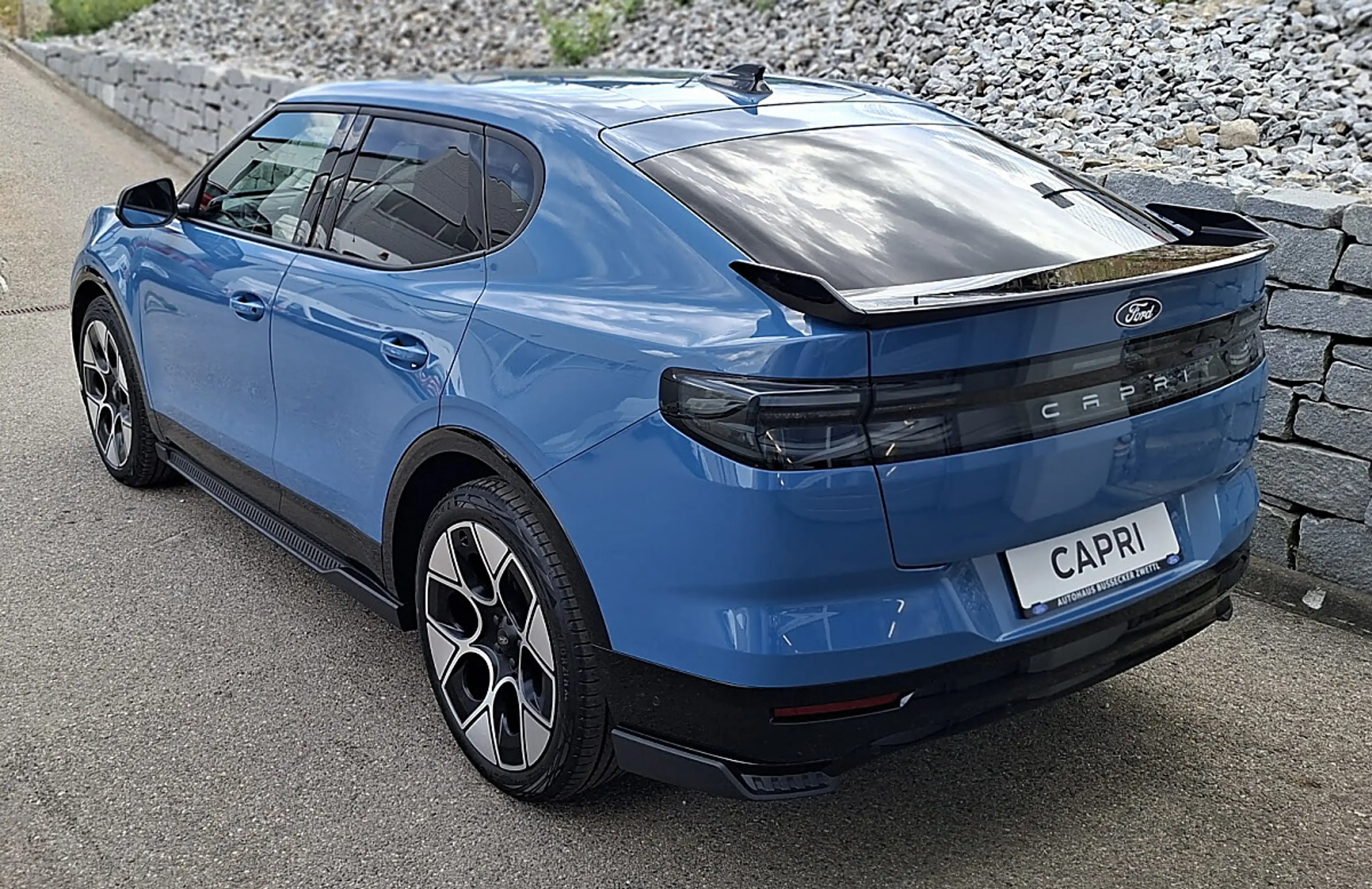 Ford Capri Dual-Elektro 77kWh Extended Range Allrad Collec... — photo 4