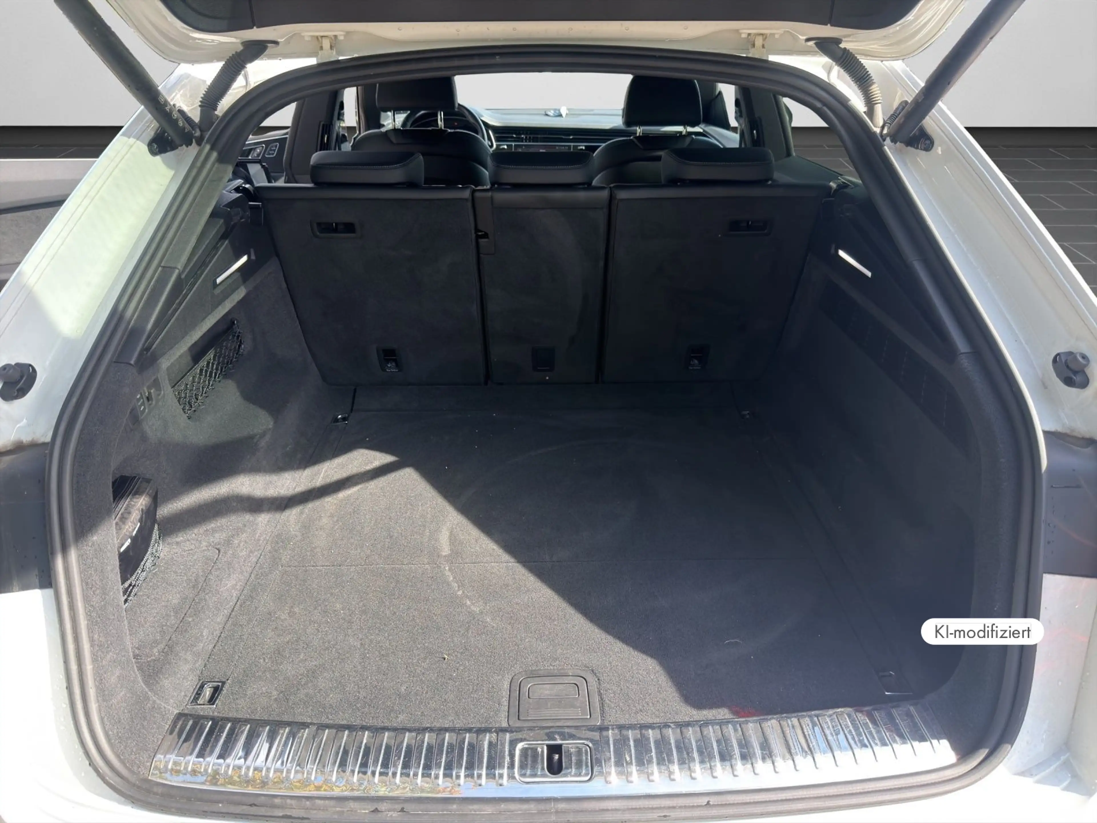 Audi Q8 50 TDI quattro competition plus tiptronic — photo 15