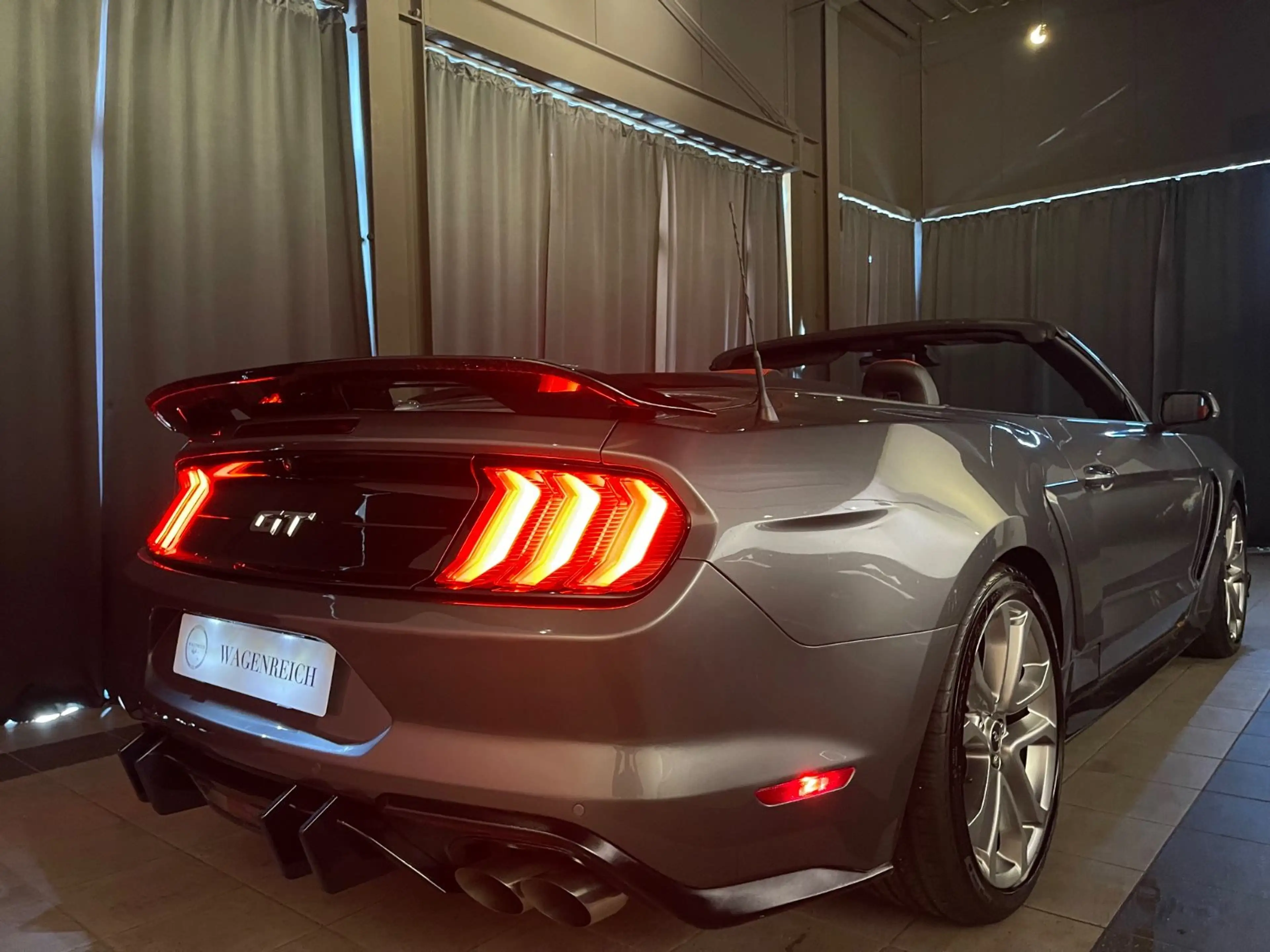 Ford Mustang GT Cabrio 5.0 V8 — photo 9