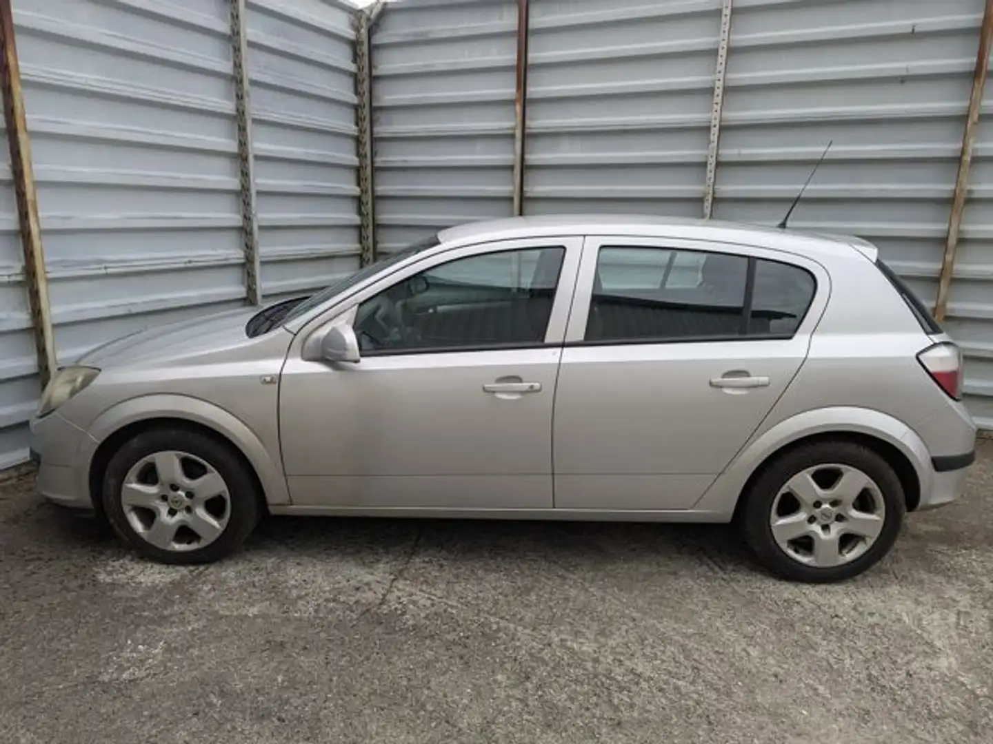 Opel Astra H 1.6 Lim.*Automatikgetriebe*Klima* Argento - 2