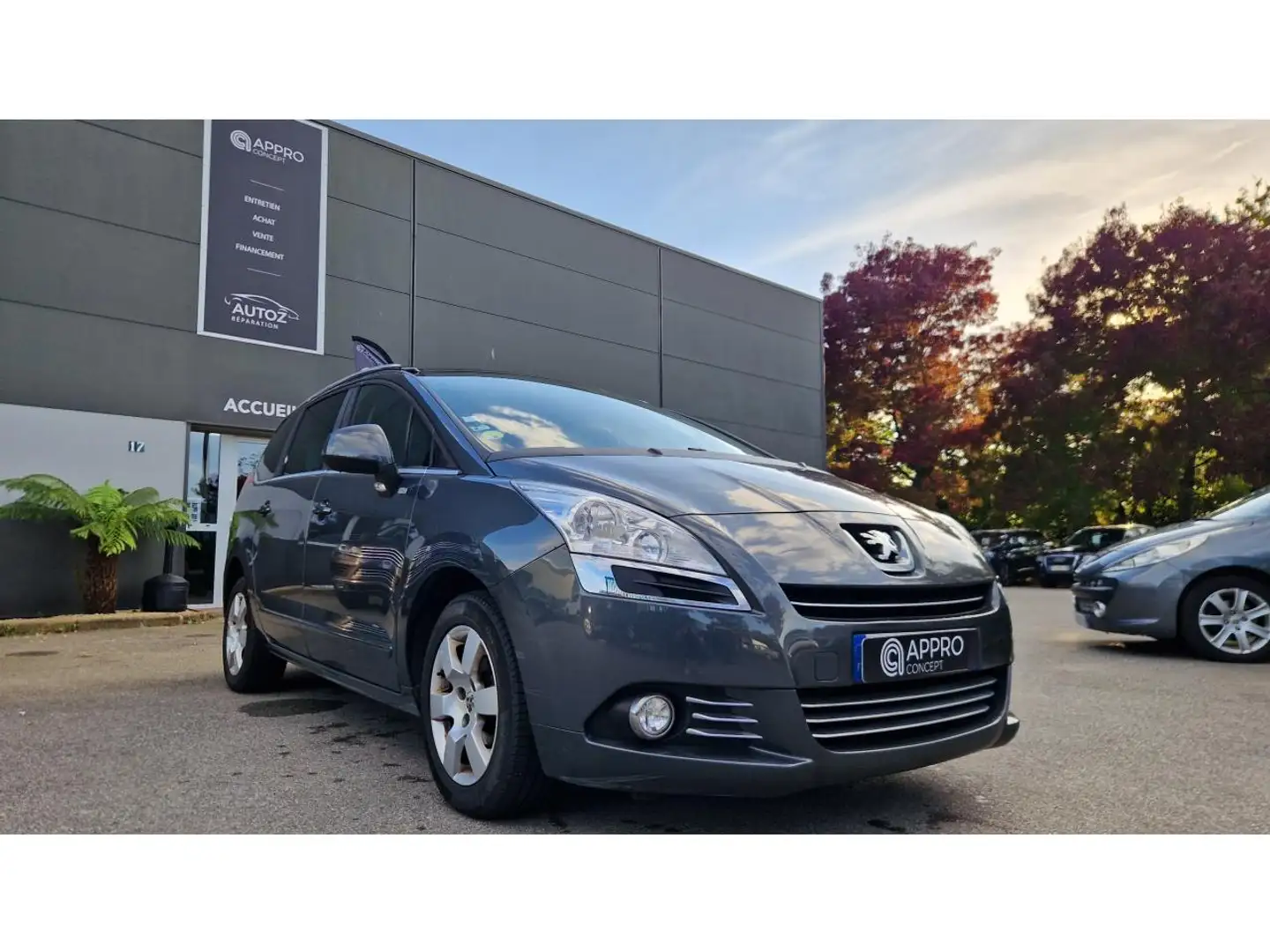Peugeot 5008 1.6 HDi FAP - 115 - 7pl Style PHASE 1 Gris - 1