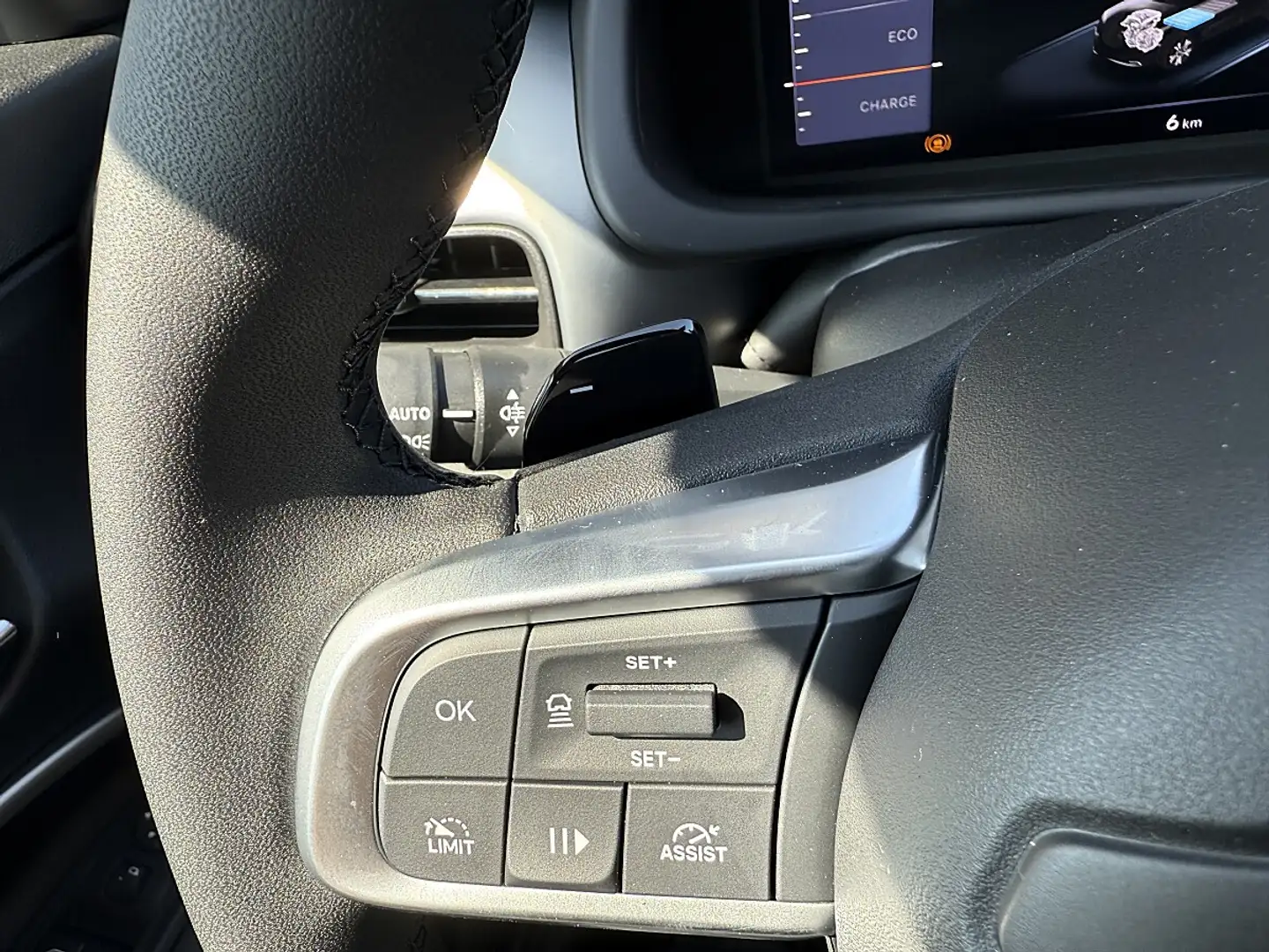 Jeep Avenger E-HYBRID 1.2 e-DCT6 e-Hybrid Altitude inkl. Inf... Beige - 2