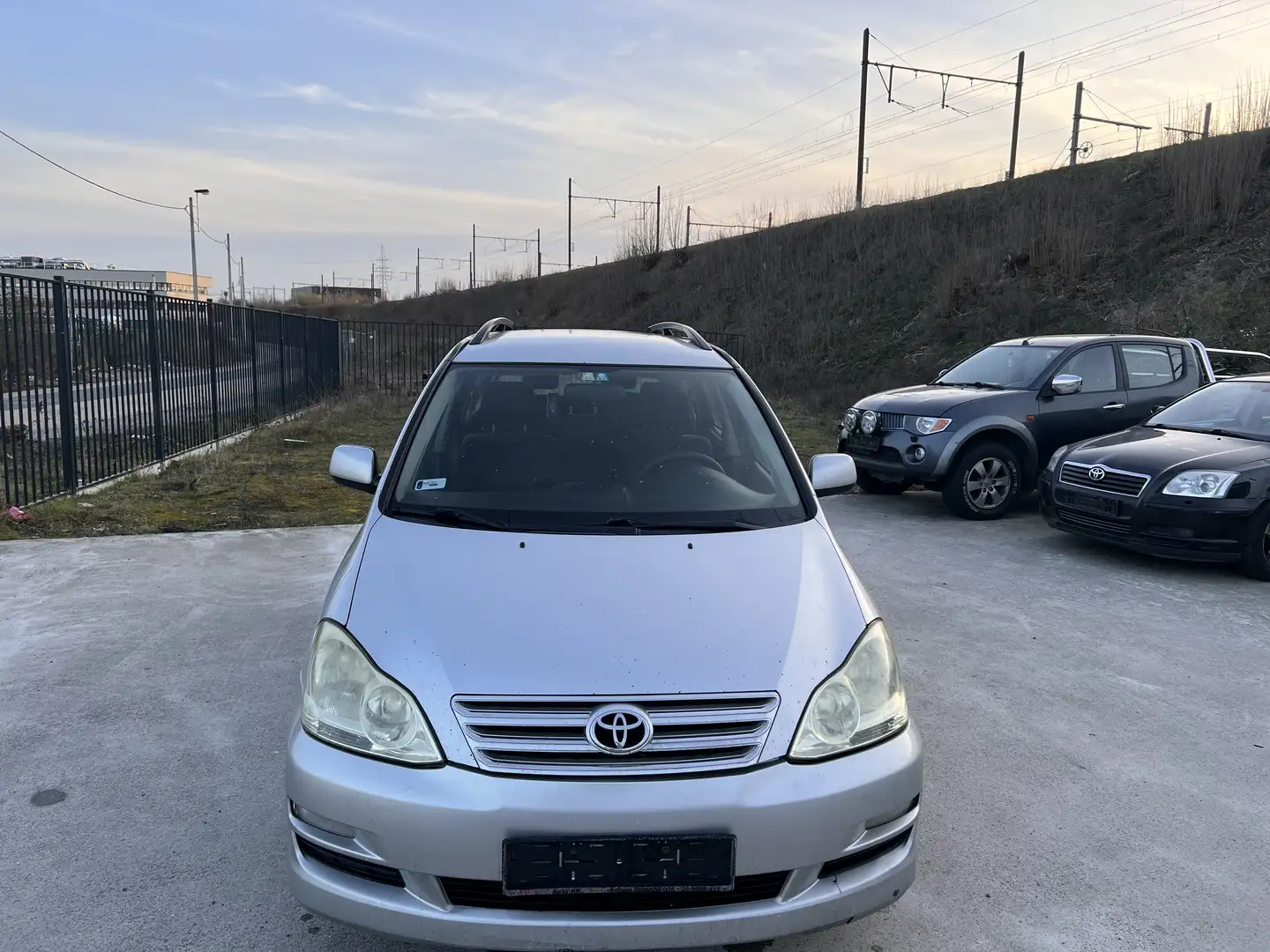 Toyota Avensis Verso 115 D-4D Linéa Sol ONLY EXPORT - 1