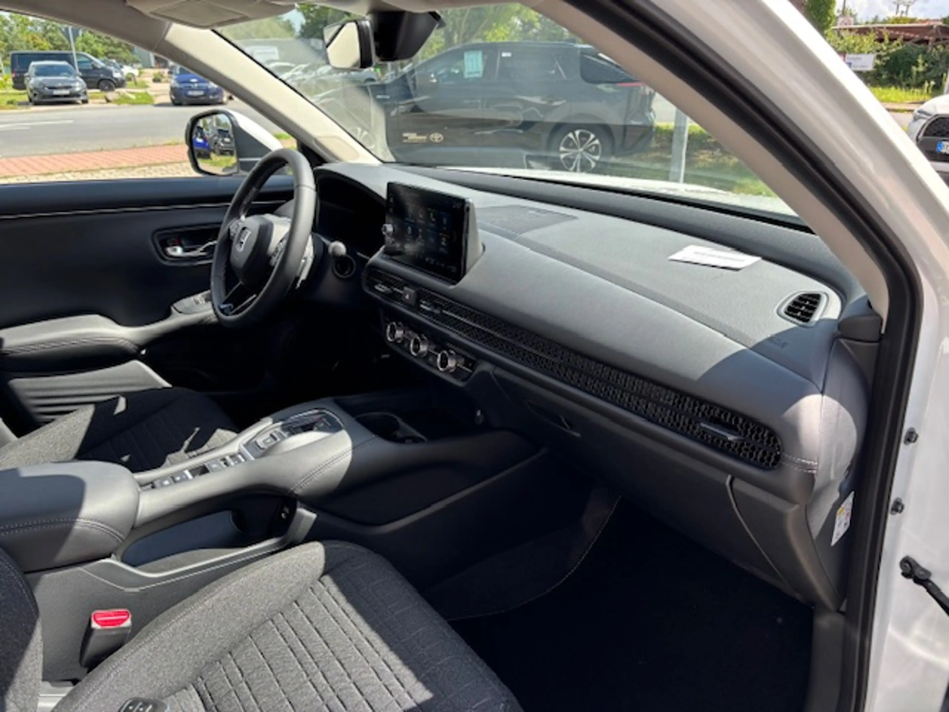 Honda ZR-V 2,0 Hybrid Automatik 5Trg. Elegance Ausstattung — photo 5