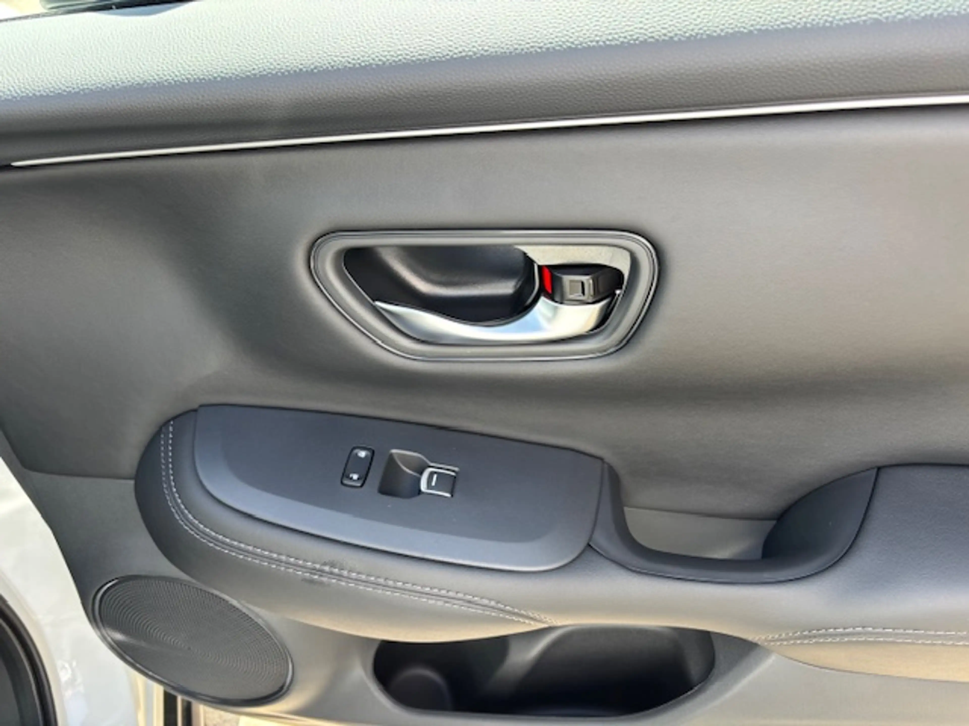 Honda ZR-V 2,0 Hybrid Automatik 5Trg. Elegance Ausstattung — photo 8