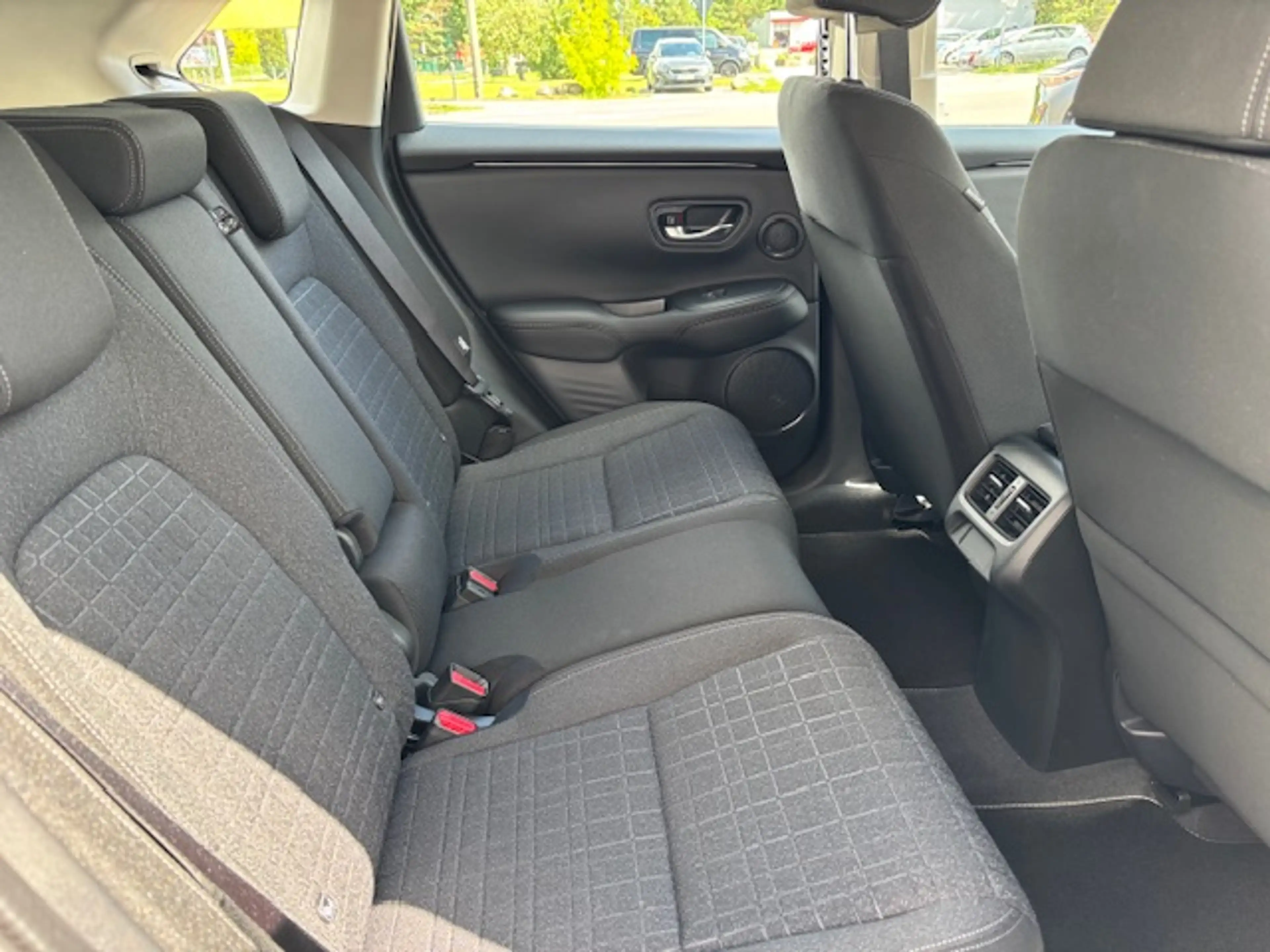 Honda ZR-V 2,0 Hybrid Automatik 5Trg. Elegance Ausstattung — photo 9