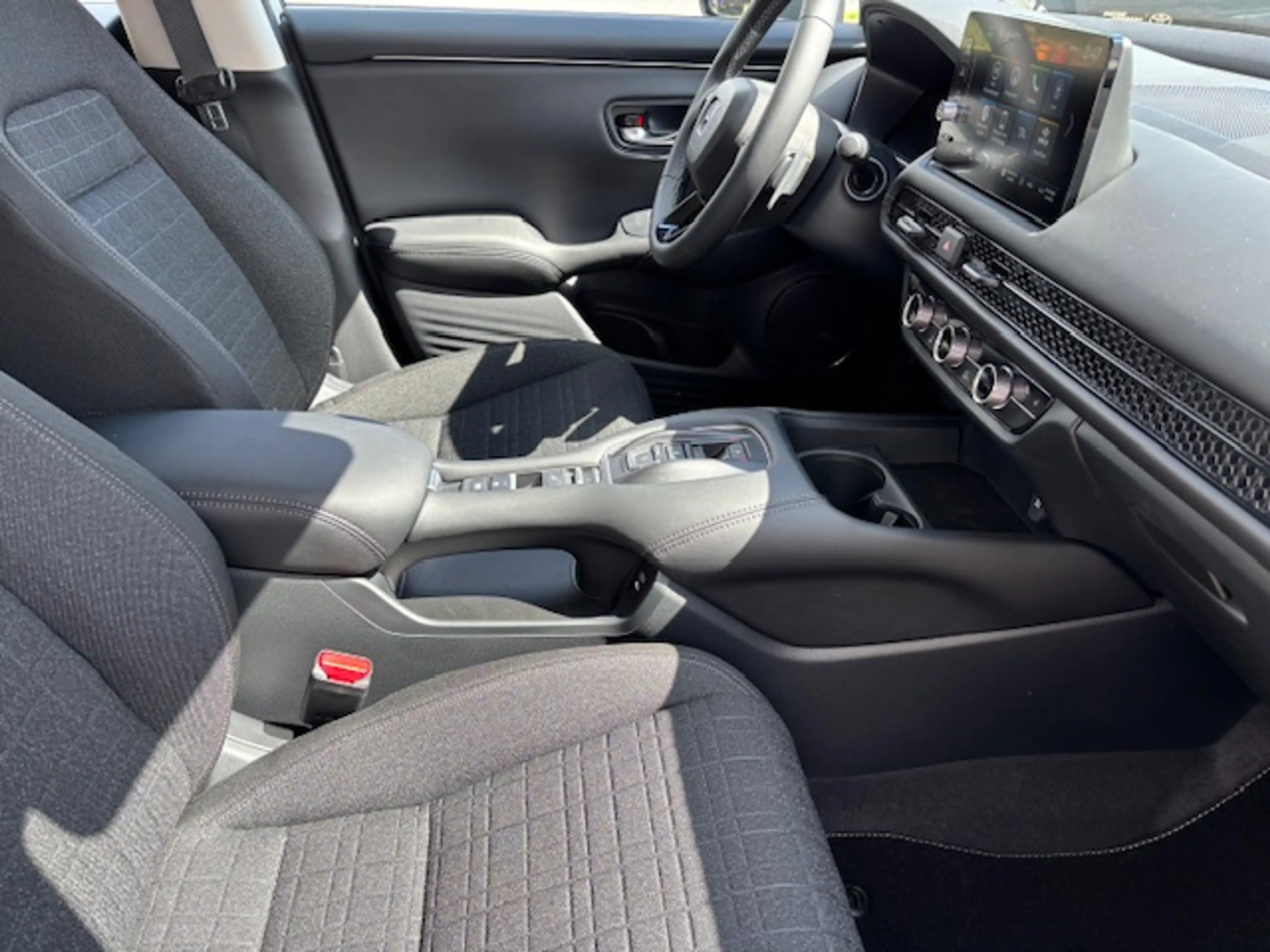 Honda ZR-V 2,0 Hybrid Automatik 5Trg. Elegance Ausstattung — photo 6