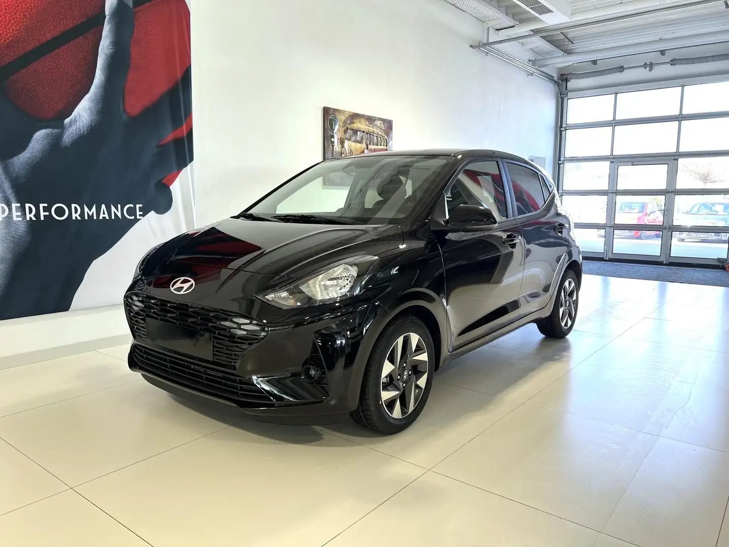 Hyundai i10 GO+ 1.0 MT 46 kW (63 PS) 5 Jahre Herstellergara... Schwarz - 1