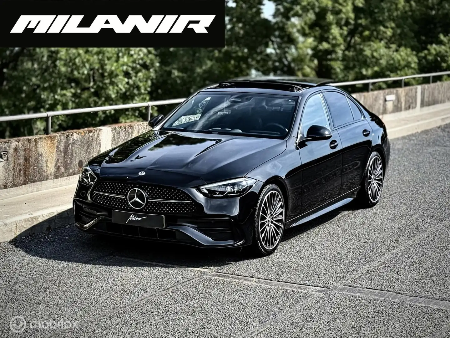 Mercedes-Benz C 180 C180 AMG Line | Pano | 19 inch | Leder Zwart - 1