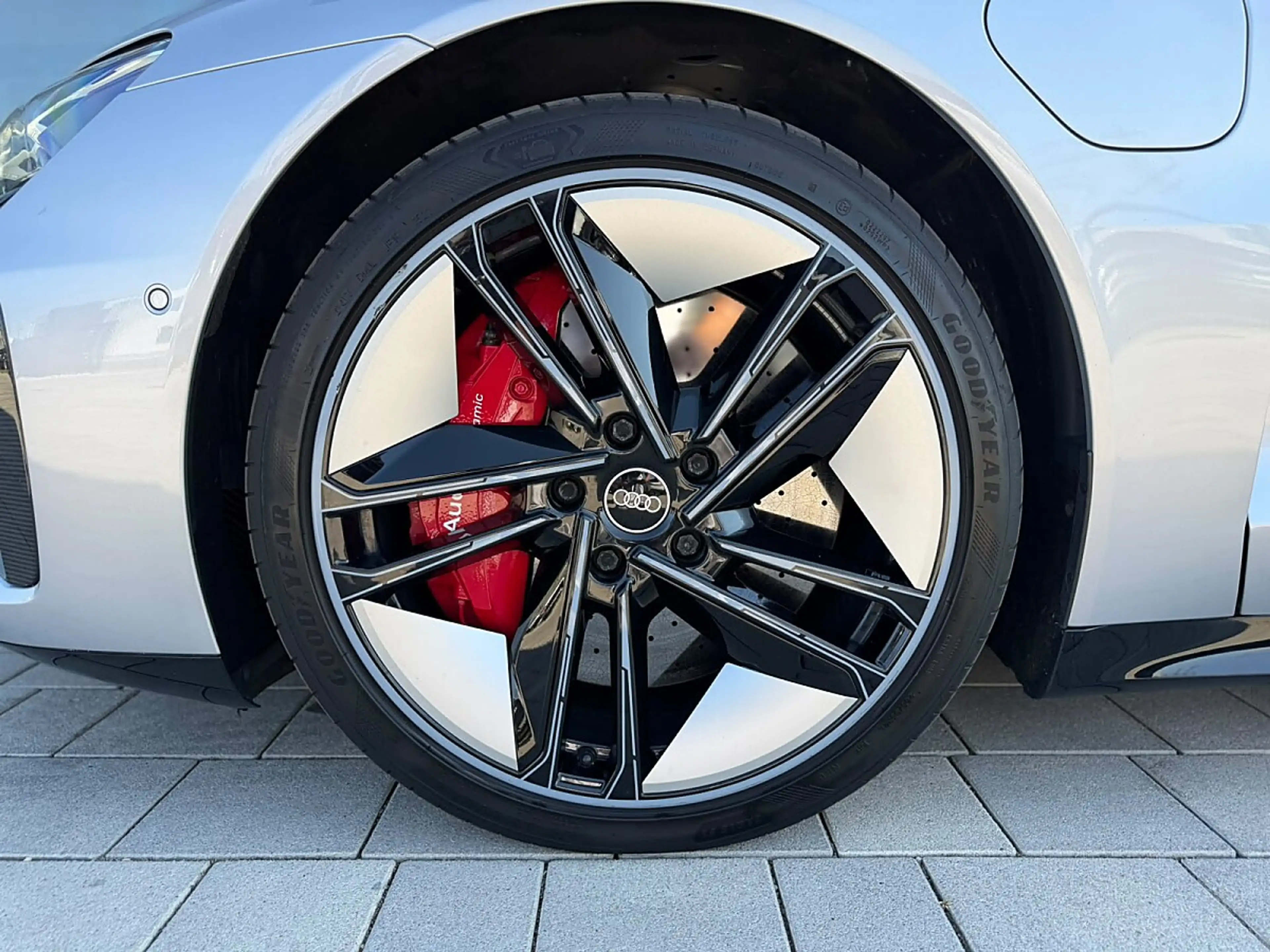Audi e-tron GT 93,4kWh RS quattro — photo 13