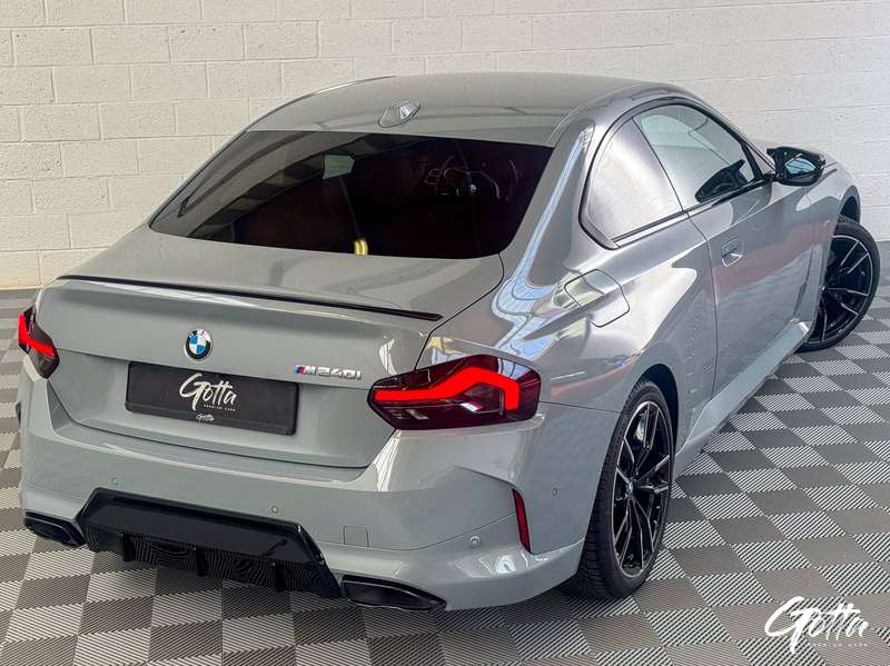 Photo du véhicule BMW 240