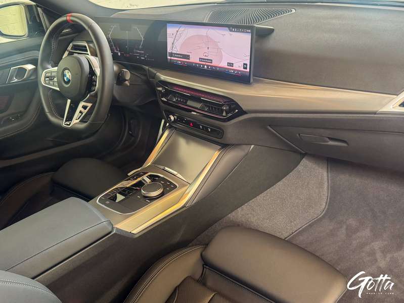 Photo du véhicule BMW 240