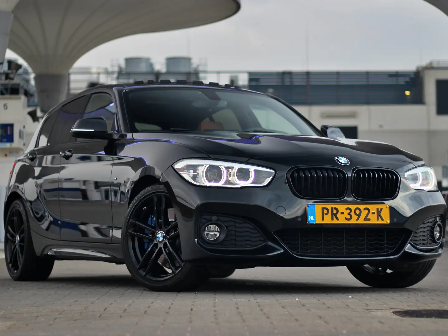 BMW 120 High Exec H&K/PANO/CARPLAY/LEDER/ORIG NL Schwarz - 1