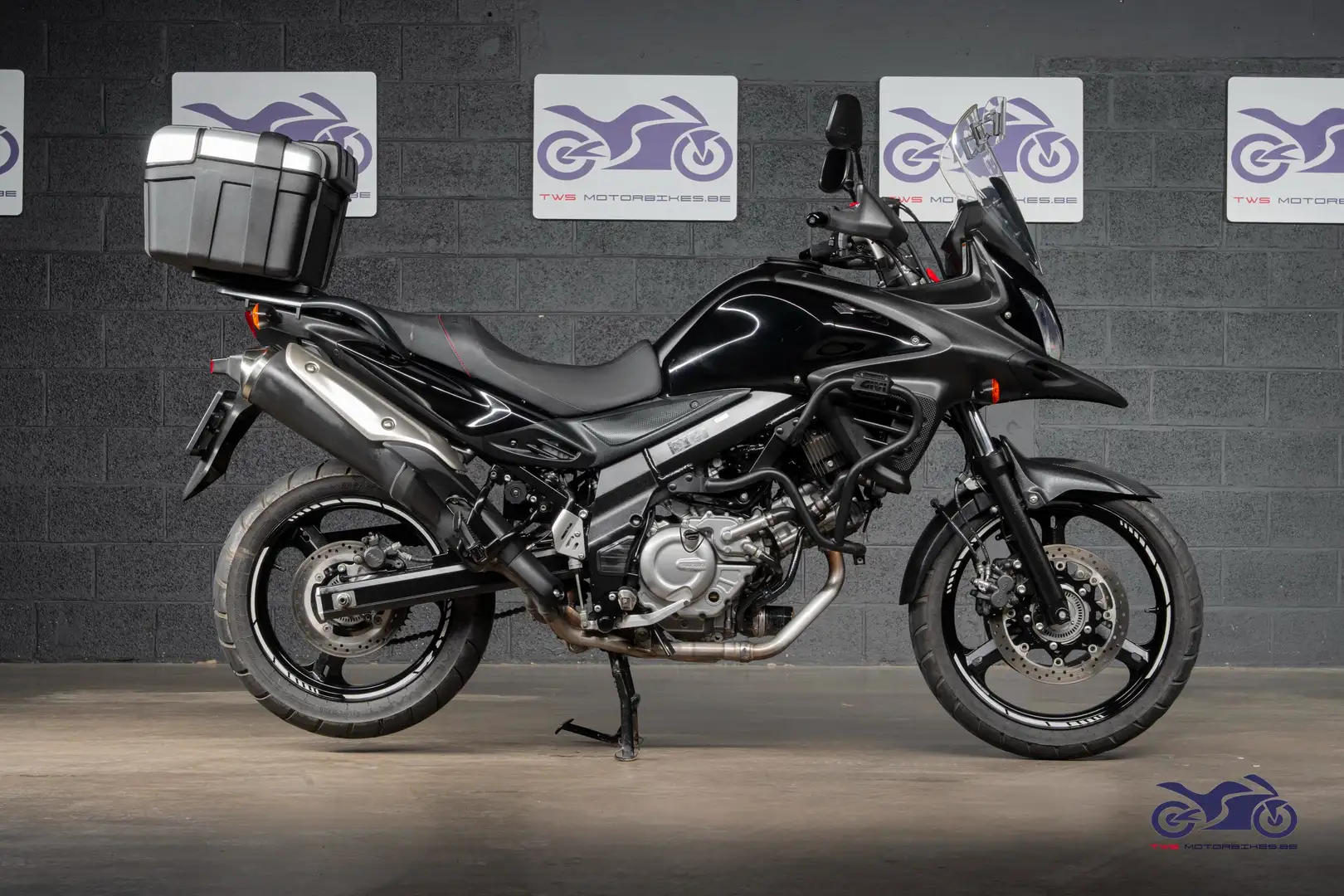Suzuki V-Strom 650 Zwart - 1