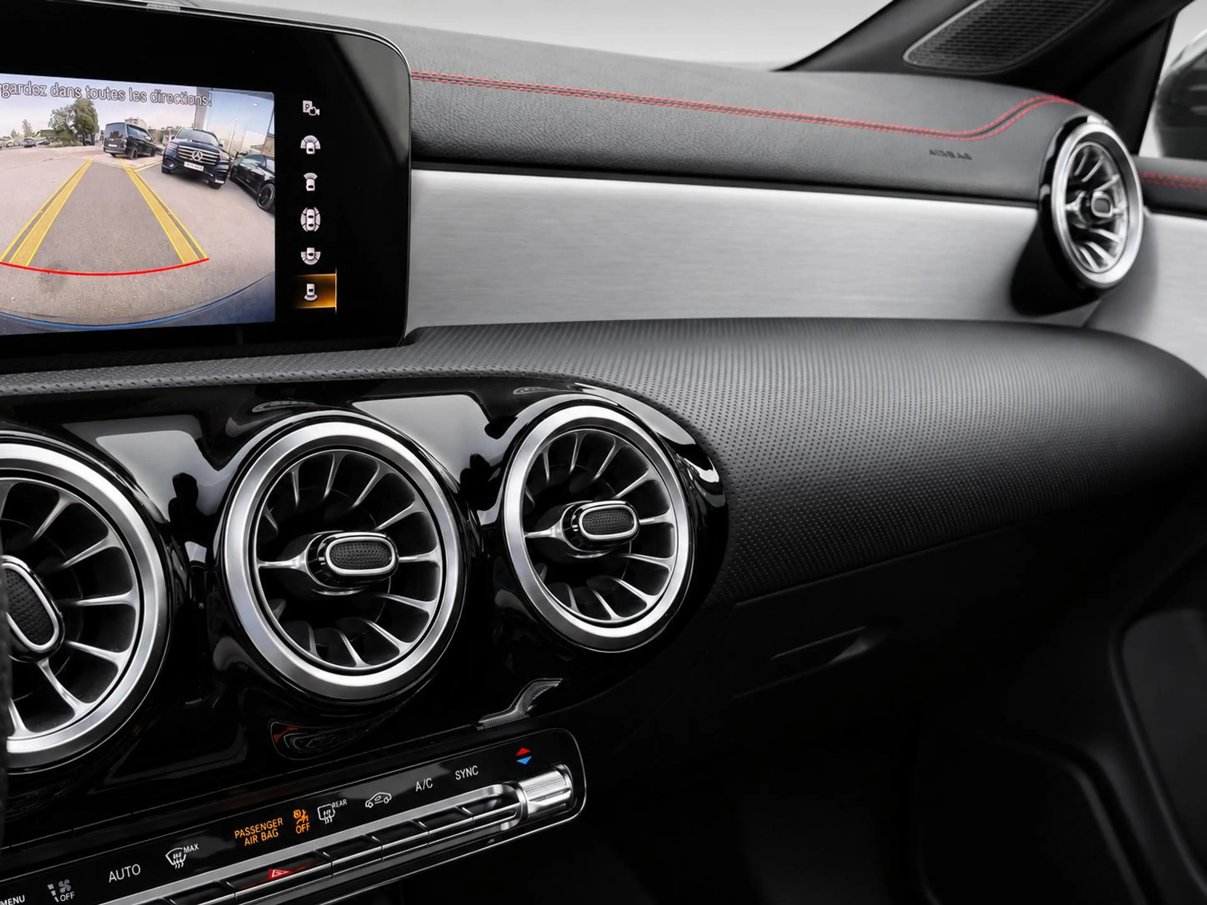 Mercedes-Benz CLA 180 Shooting Brake CLA AMG Line — photo 11