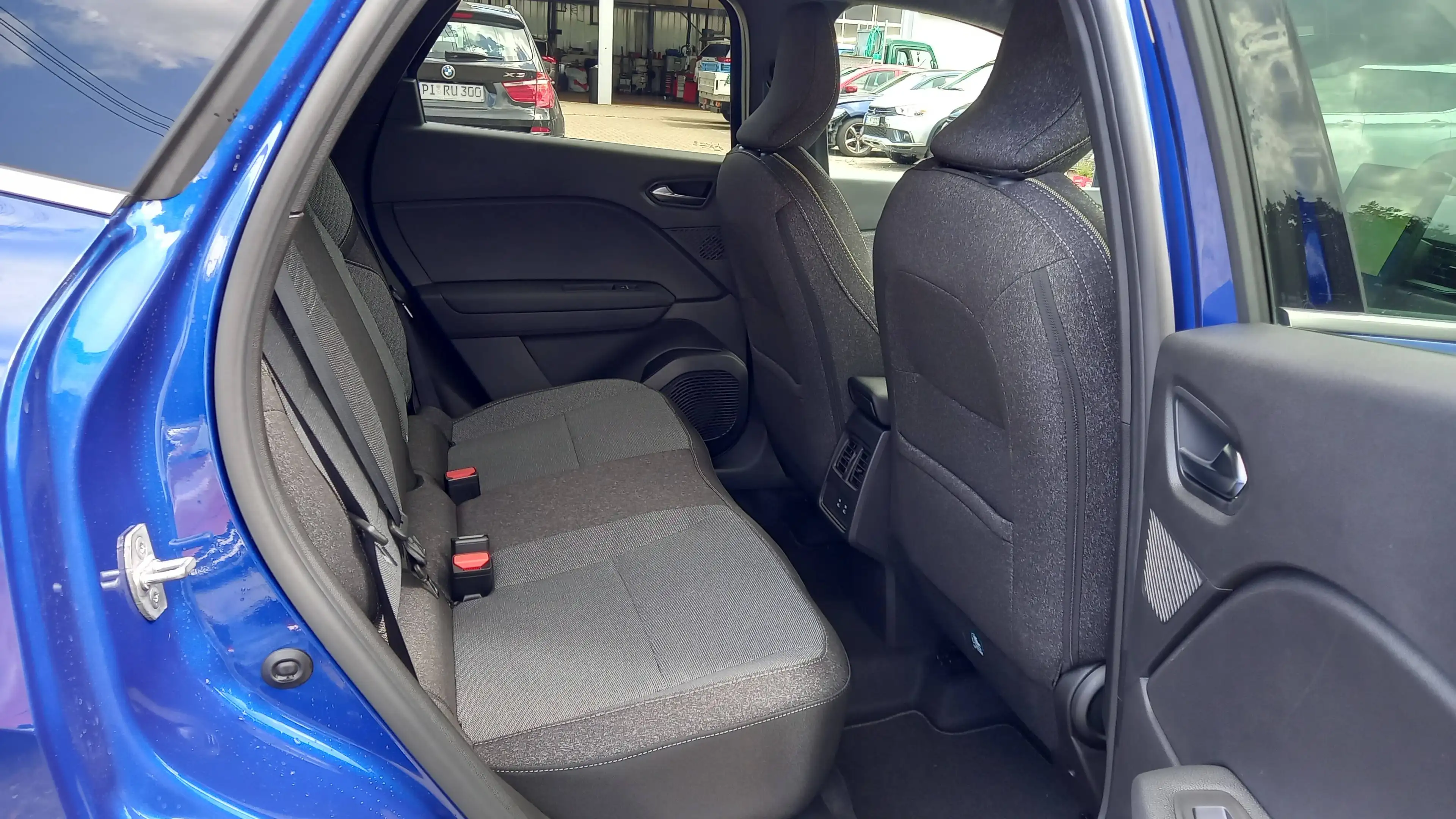 Mitsubishi Grandis 1.8 HEV 116 kW Intro Edition — photo 7