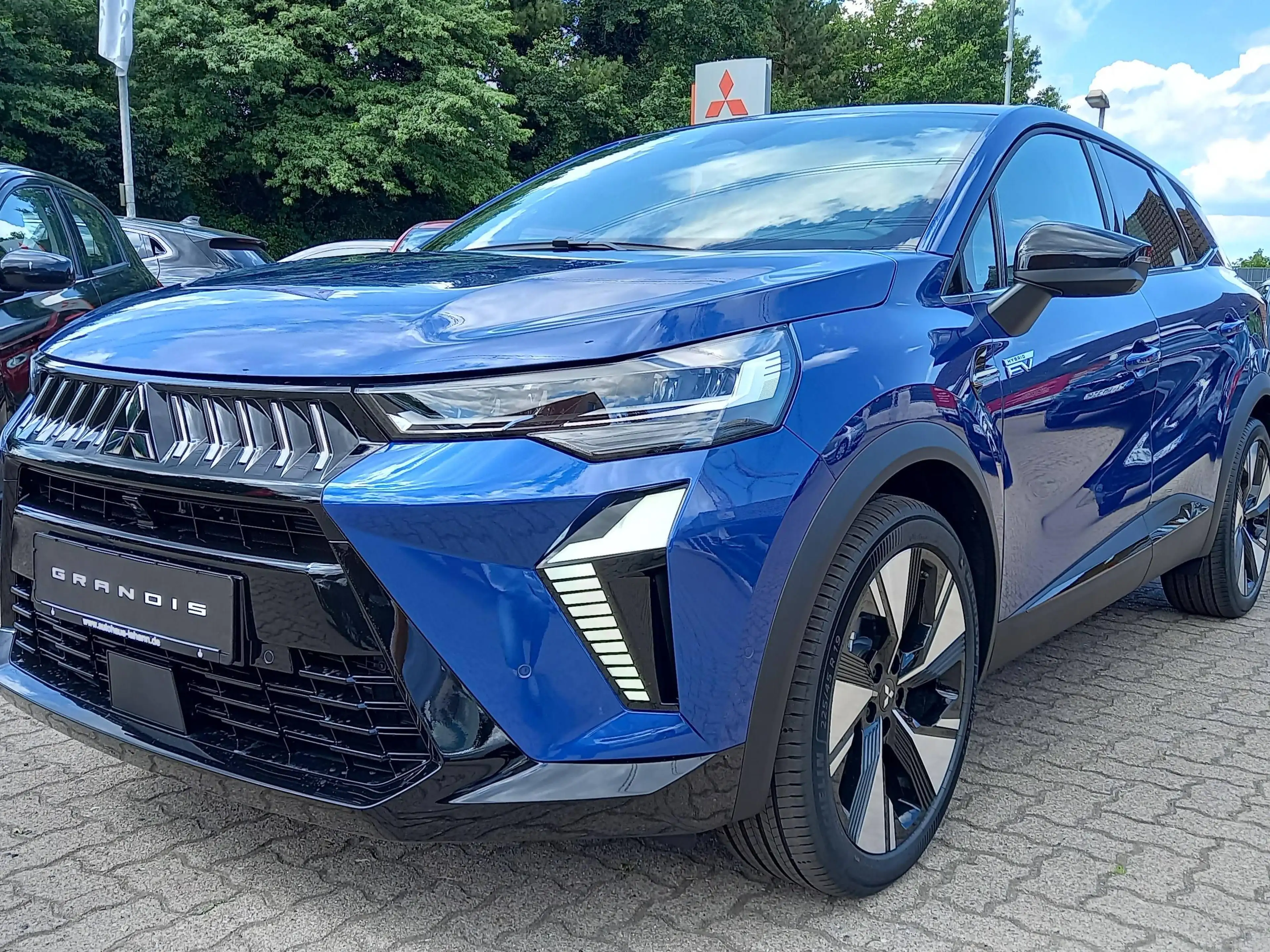 Mitsubishi Grandis 1.8 HEV 116 kW Intro Edition