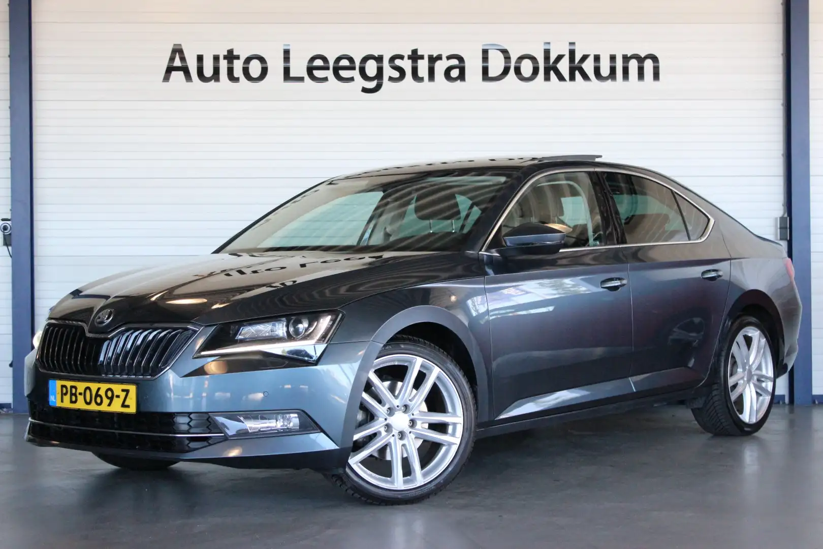 Skoda Superb 1.4 TSI ACT Ambition Business Pano | Afn. Trekhaak Grijs - 1