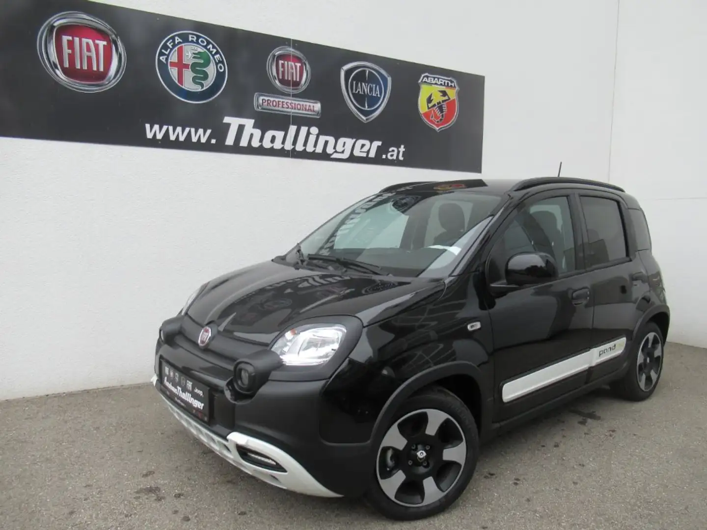 Fiat Panda Pandina Cross 70 Hybrid Schwarz - 2