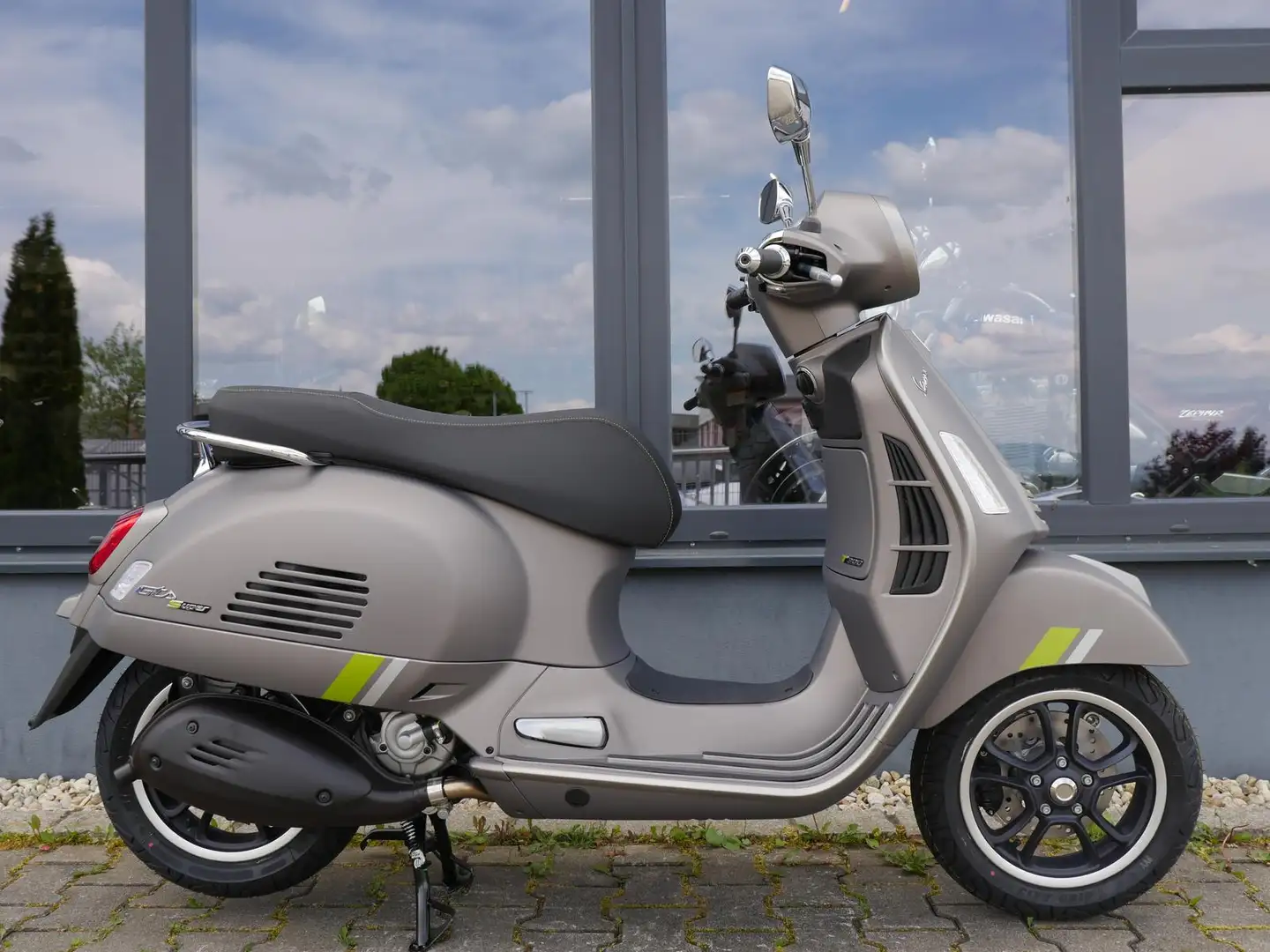 Vespa GTS 300 Supertech - Keyless - Tech - alle Farben - 2