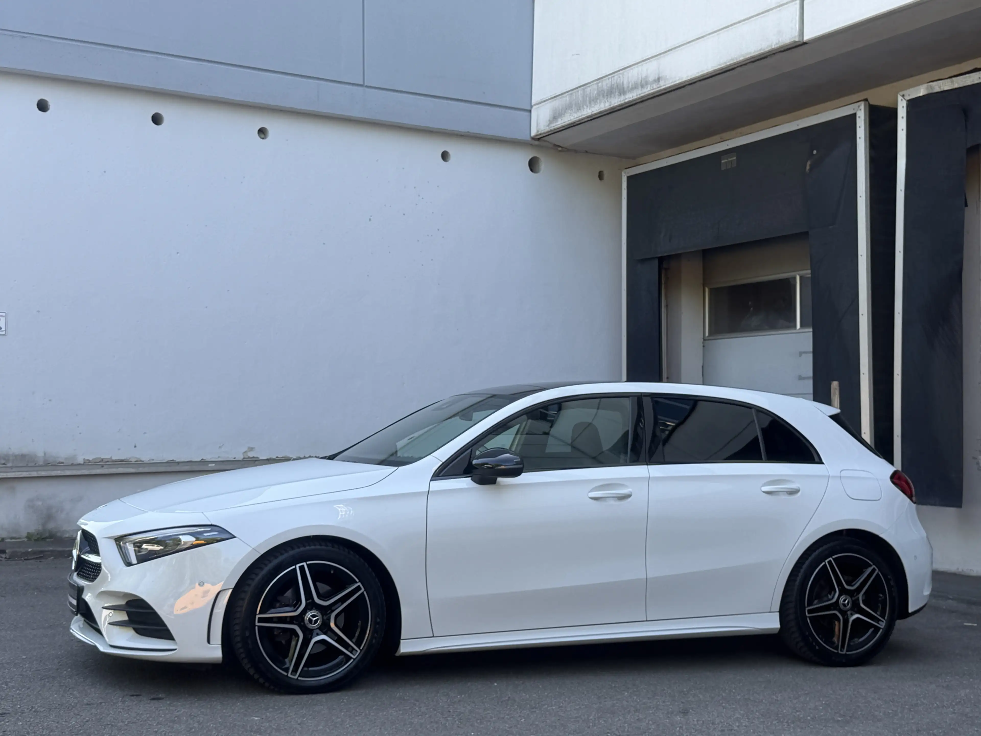 Mercedes-Benz A 180 D AMG Night Multibeam MBUX Pano Rü-Kamera — photo 3