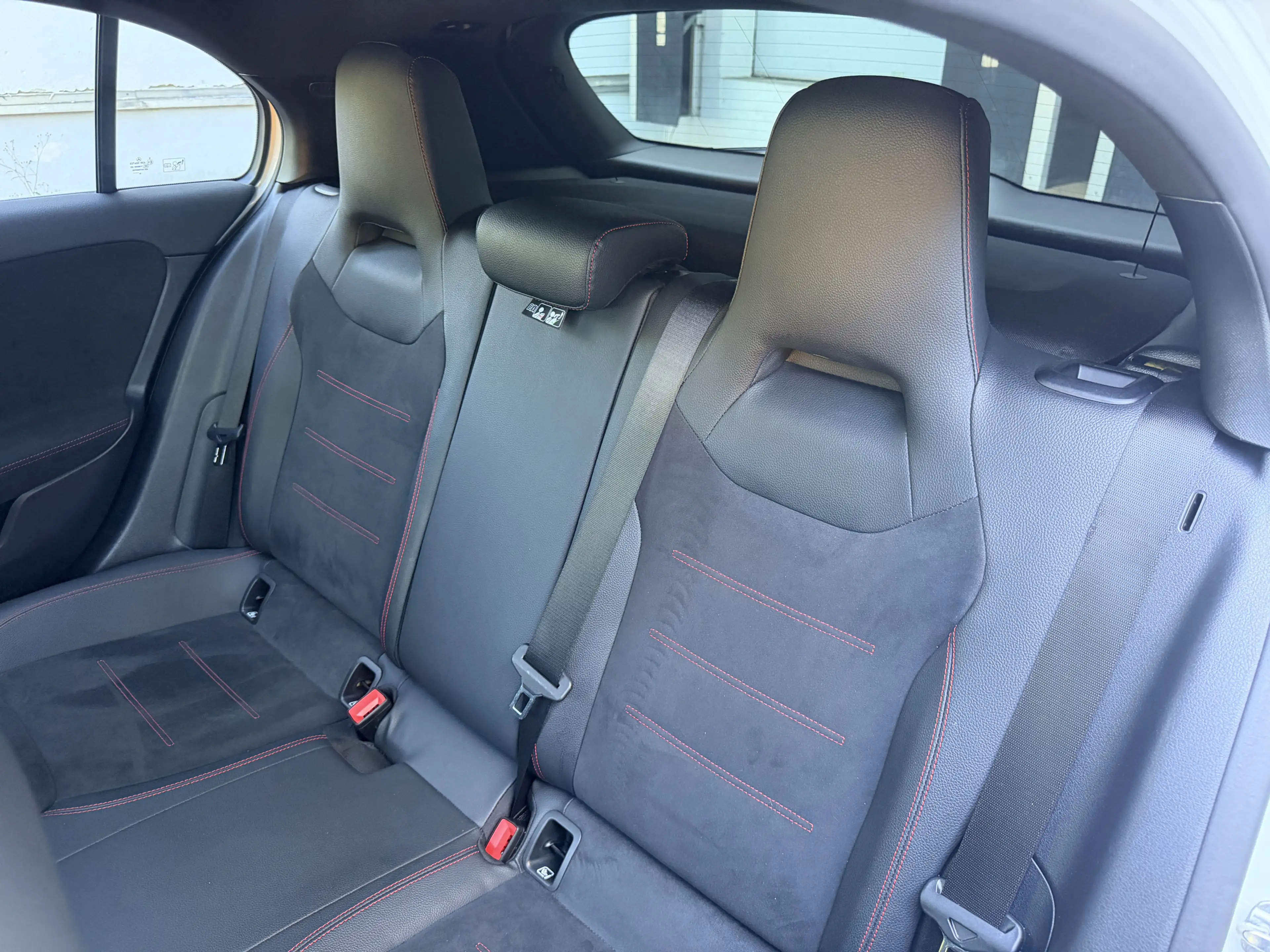 Mercedes-Benz A 180 D AMG Night Multibeam MBUX Pano Rü-Kamera — photo 15