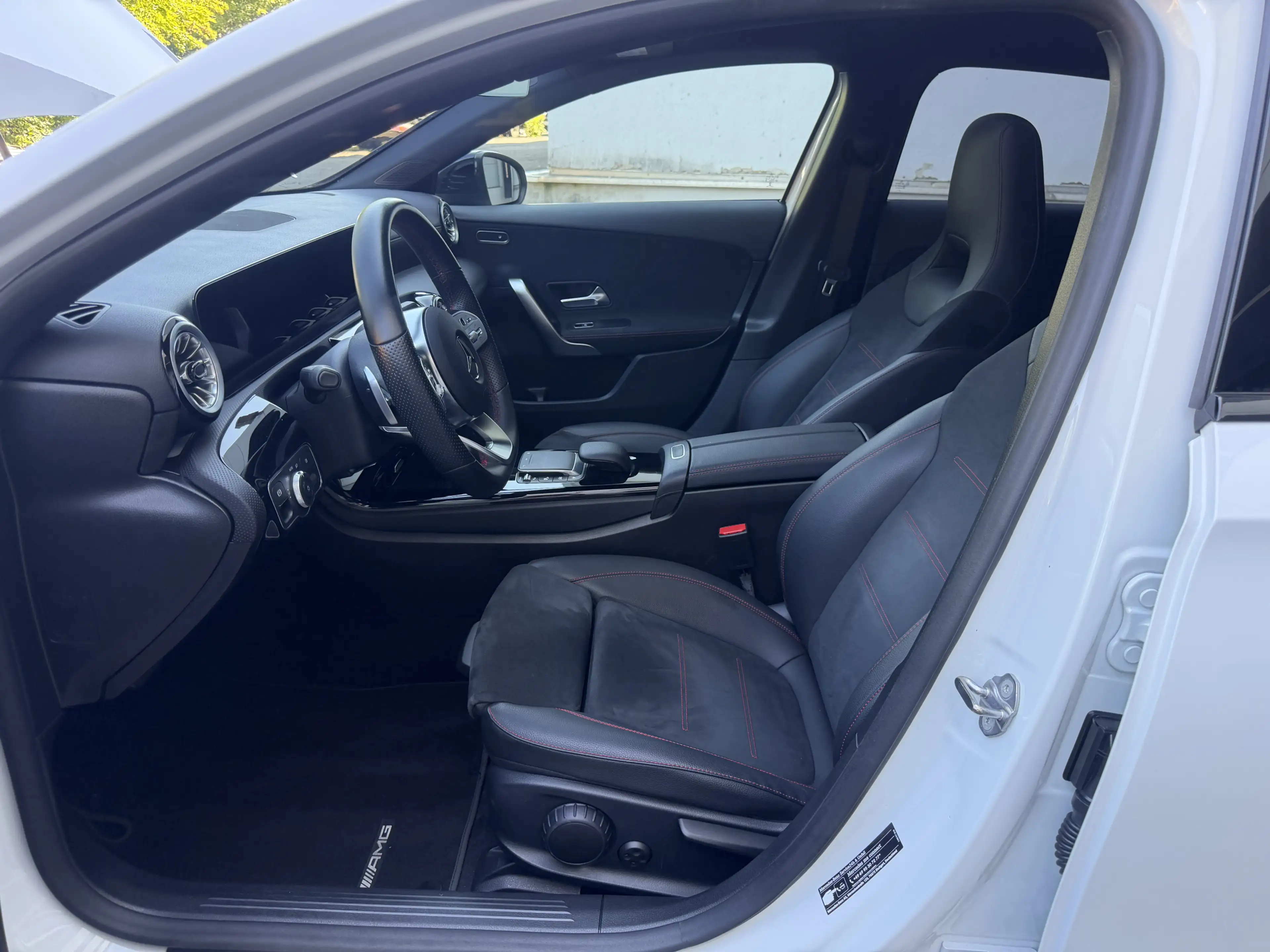 Mercedes-Benz A 180 D AMG Night Multibeam MBUX Pano Rü-Kamera — photo 13