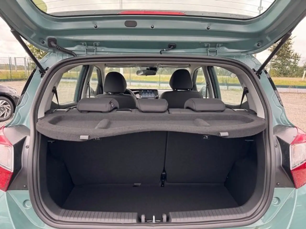 Hyundai i10 1.0 Trend Navi Digitales Cockpit Apple CarPlay And, миниатюра 12