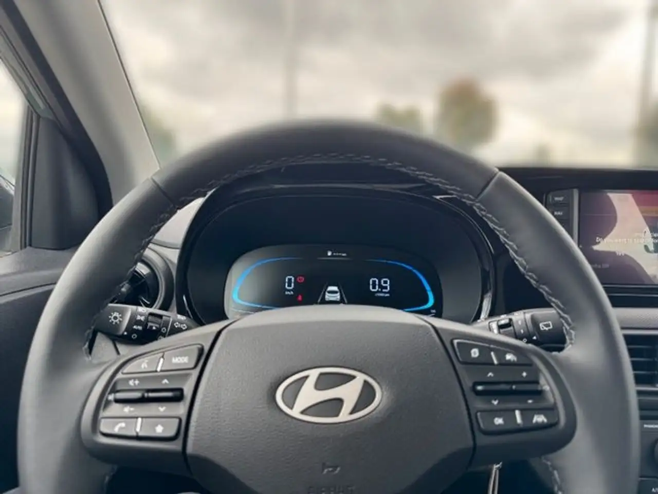 Hyundai i10 1.0 Trend Navi Digitales Cockpit Apple CarPlay And, миниатюра 8