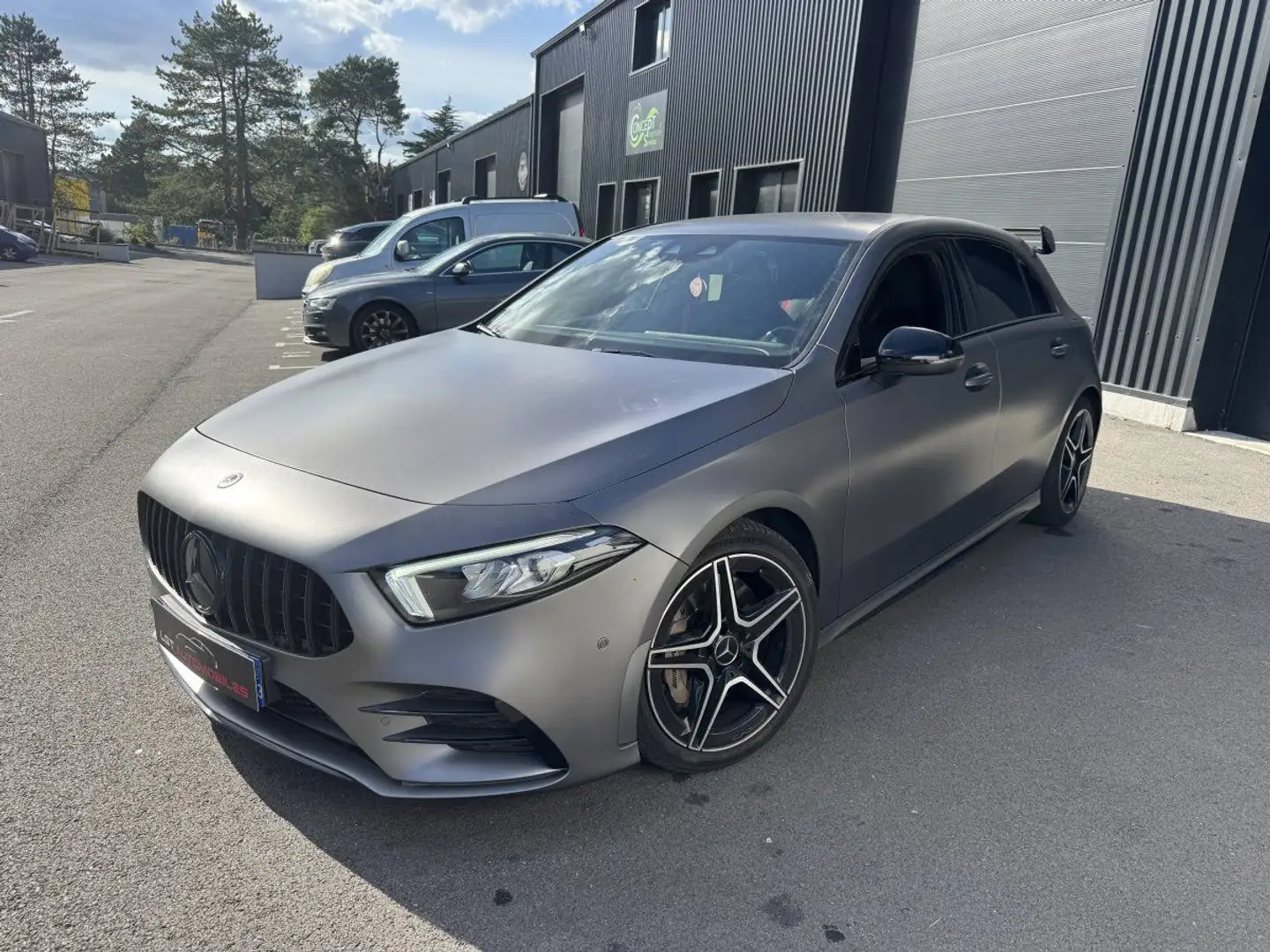 Mercedes-Benz A 35 AMG (W177) Hatchback 35 AMG 2.0 Ti 16V 4MATIC 7G-DCT 306 cv Gris - 2