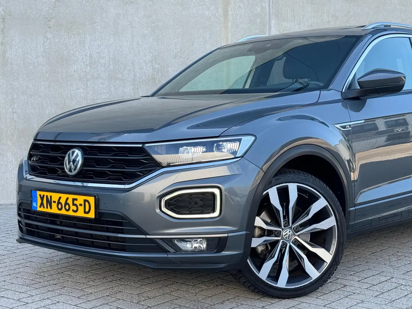 Volkswagen T-Roc 1.5 TSI R-Line 150pk DSG 2019 PANO|1E EIGENAAR Grigio - 2
