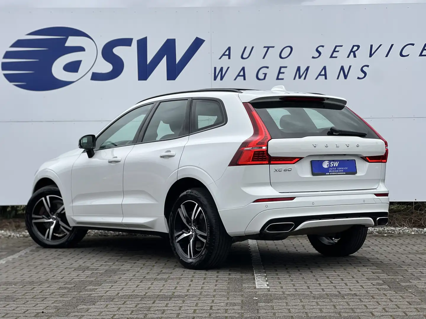 Volvo XC60 2.0 B4 R-Design | Pano | CarPlay | Camera | LED | Wit - 2