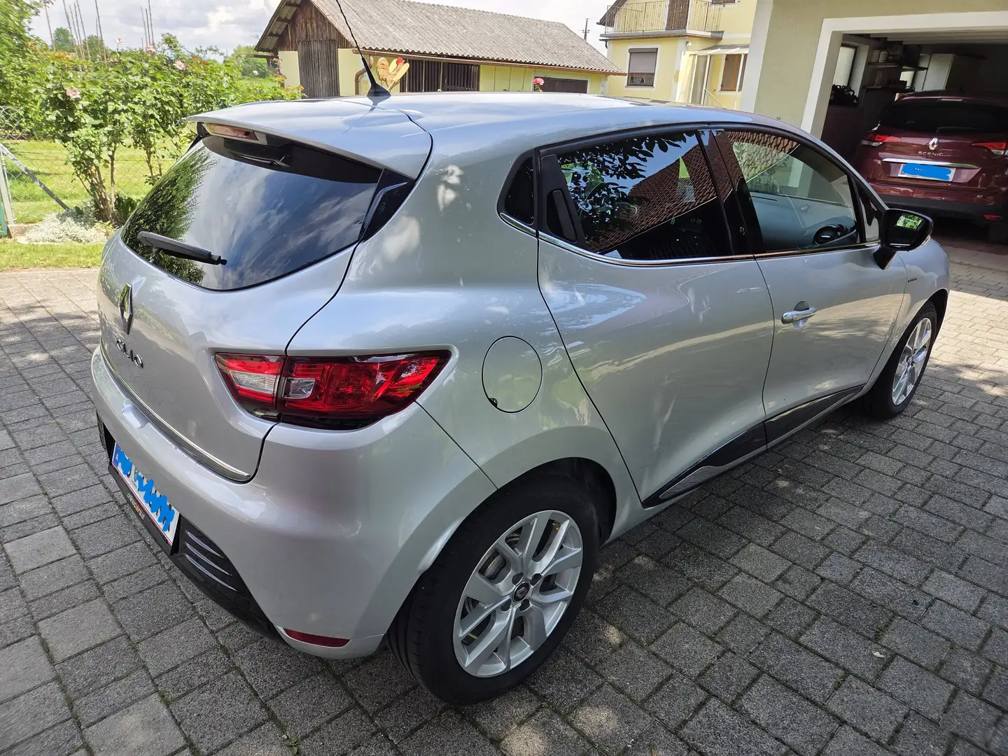 Renault Clio Clio Limited TCe 75 Limited Grau - 2