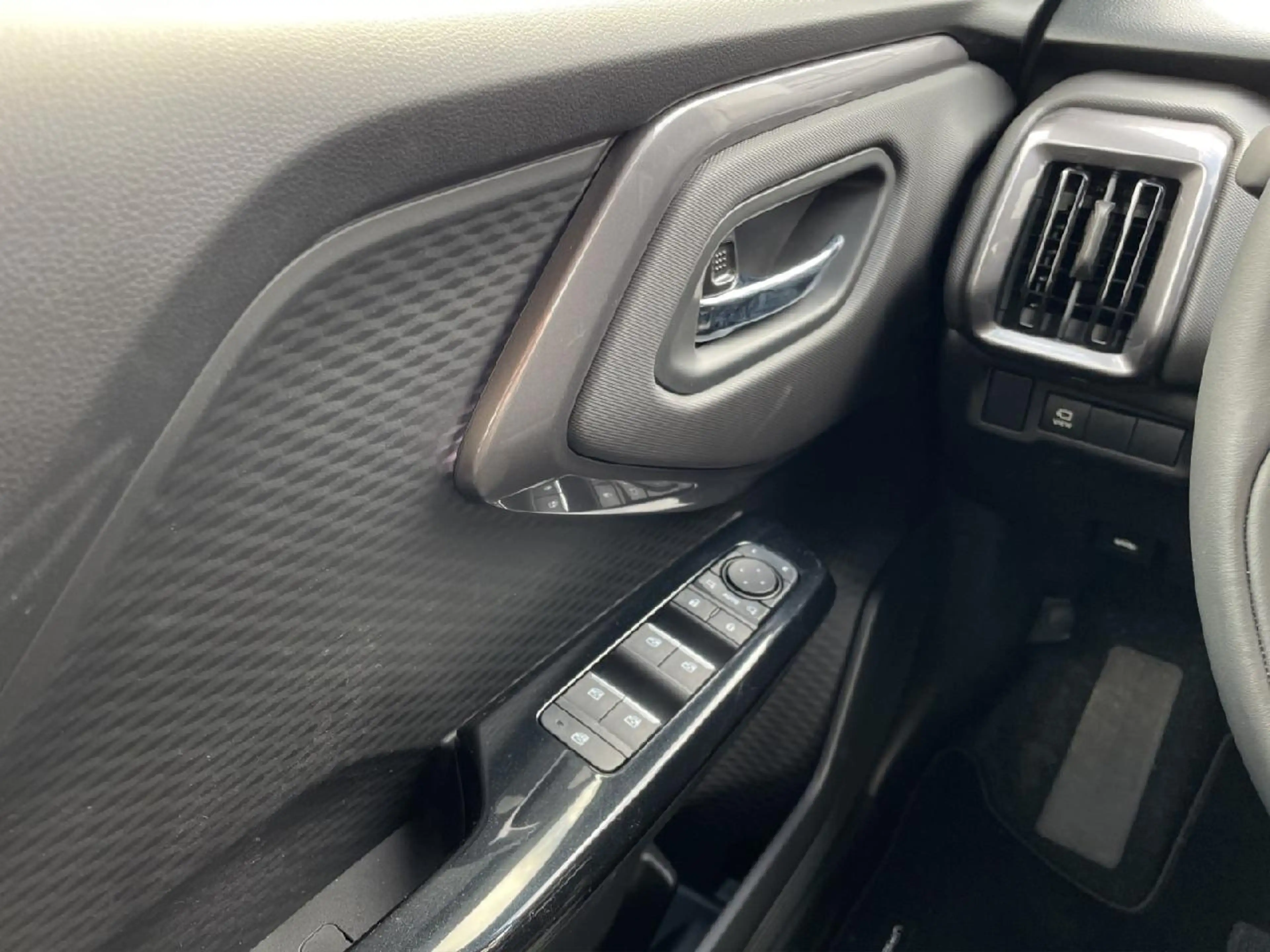 Toyota Urban Cruiser 128 kW FWD Lounge — photo 15