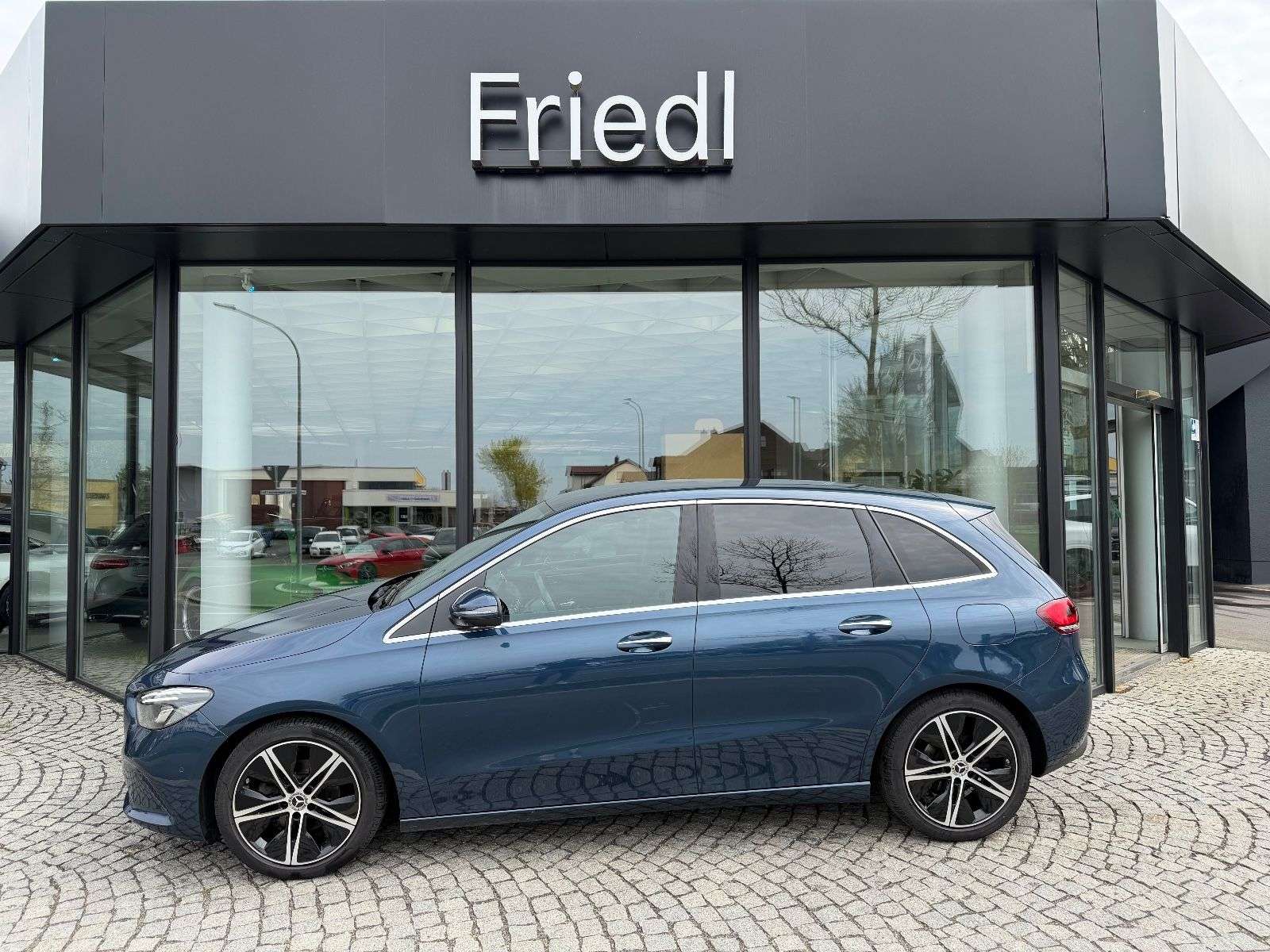 Second hand Mercedes Benz B-Class 180