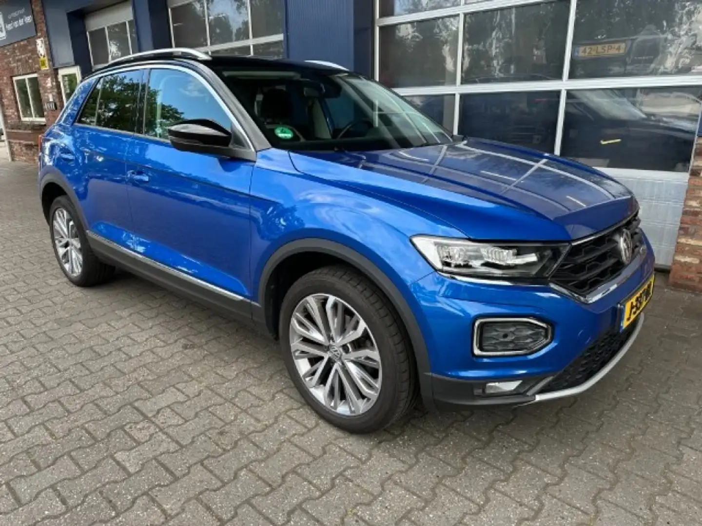 Volkswagen T-Roc 1.5 TSI SPORT  TREKHAAK.  CAMERA. AUTOMAAT.  ALL.I Blauw - 2