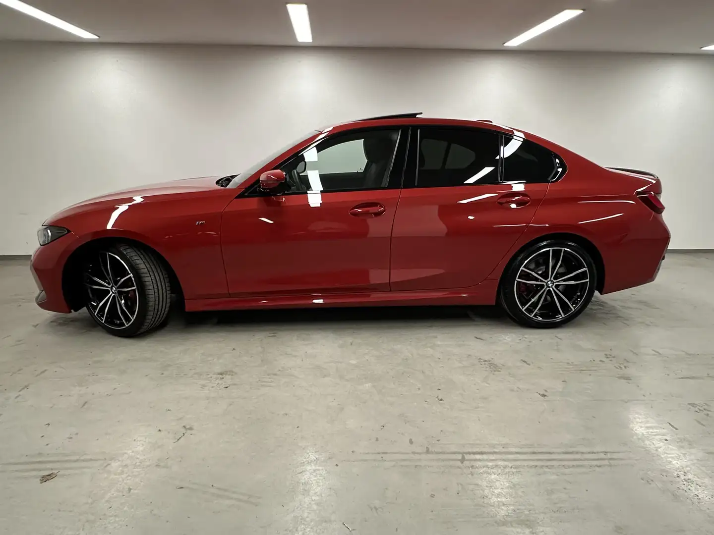 BMW 330 d Limousine+M Sport+LED+PA+DA+HK+ Kırmızı - 2