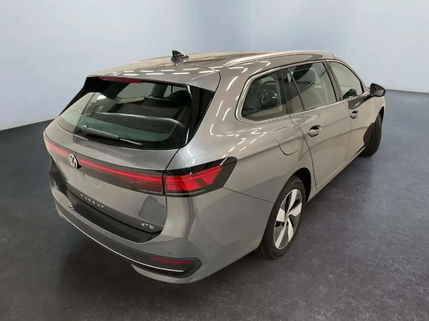 Volkswagen Passat Variant Business 1.5 eTSI 110kw-150CV DSG7 (Facelift - Mod Gris - 2