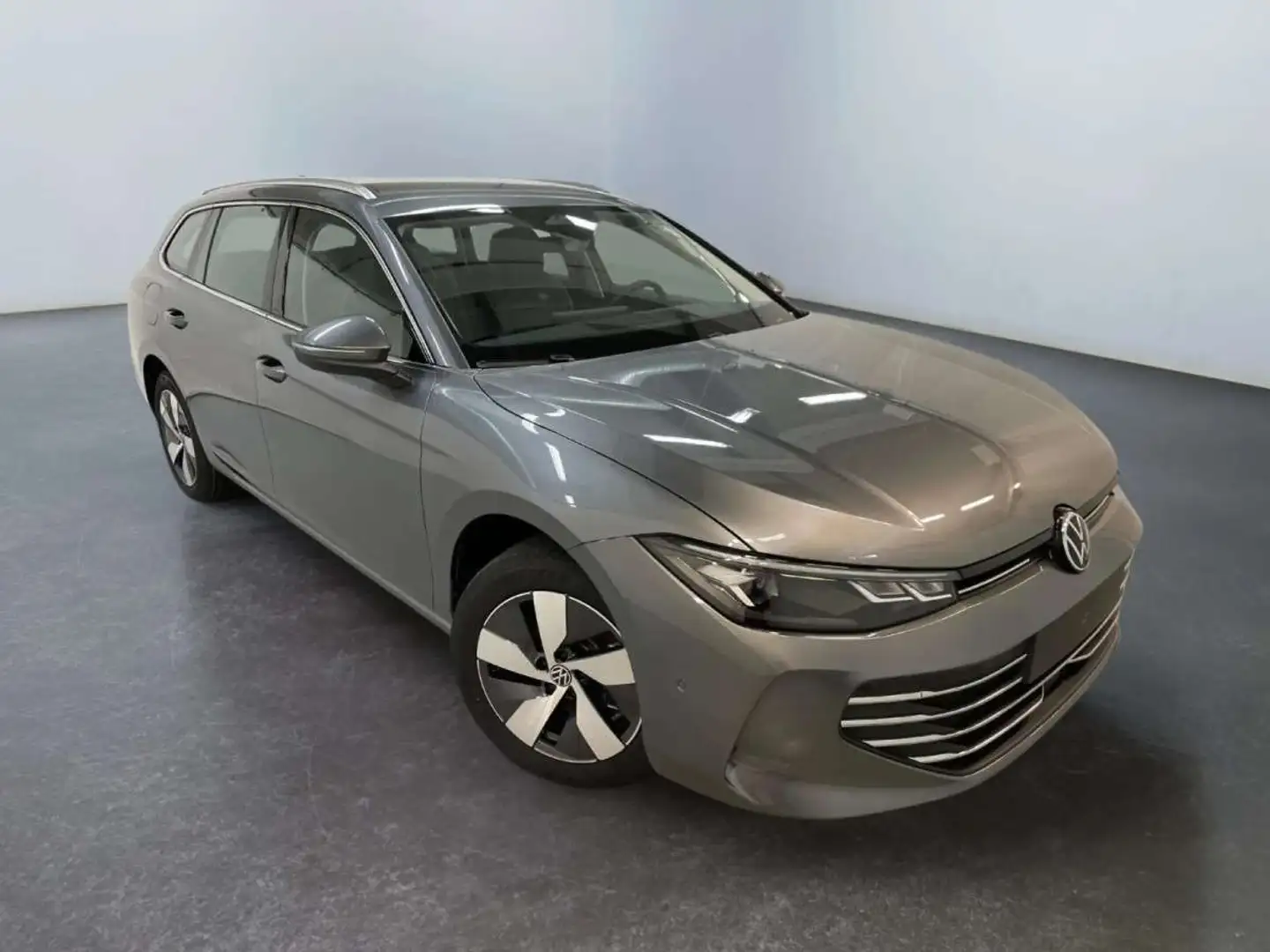 Volkswagen Passat Variant Business 1.5 eTSI 110kw-150CV DSG7 (Facelift - Mod Gris - 1