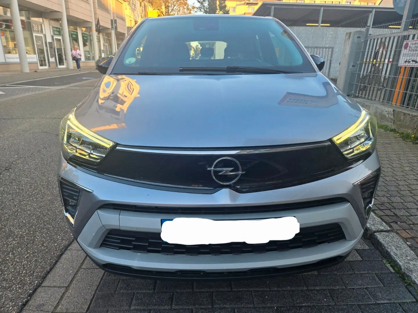 Opel Crossland Elegance 1.5 diesel Automatik Grau - 1