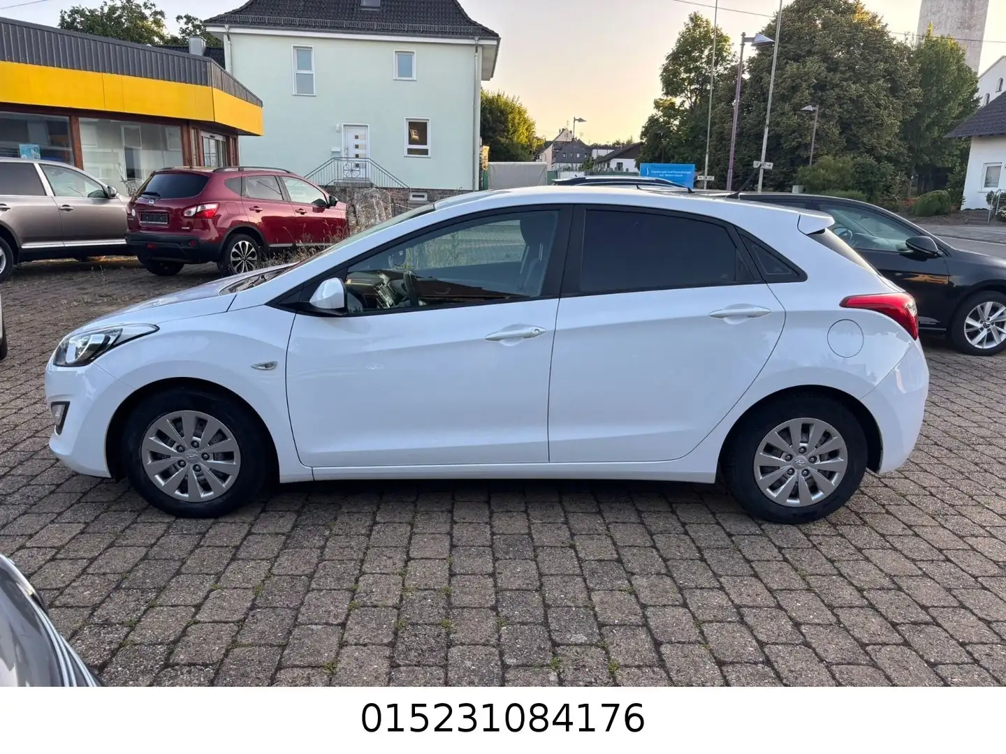 Hyundai i30 blue Classic+Multilenkrad+Klima+1 Hand Weiß - 2