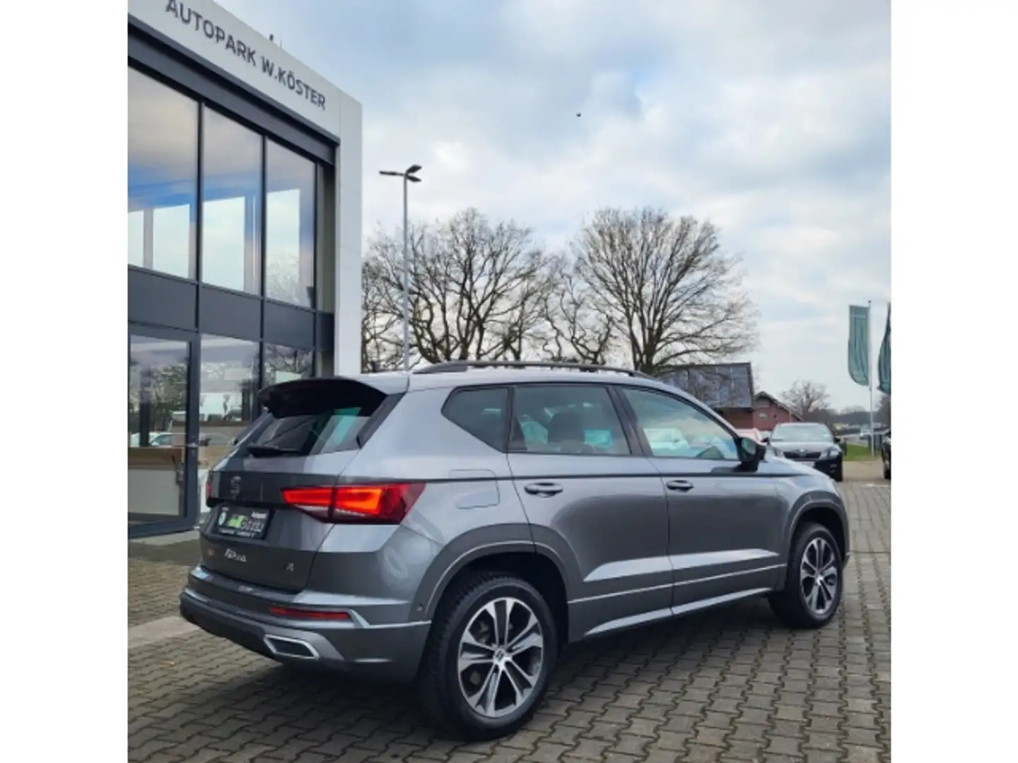 SEAT Ateca FR 2.0 TDI 7 G DSG*AHK*ACC*PTS*NAV*LED*SPURW Szürke - 2